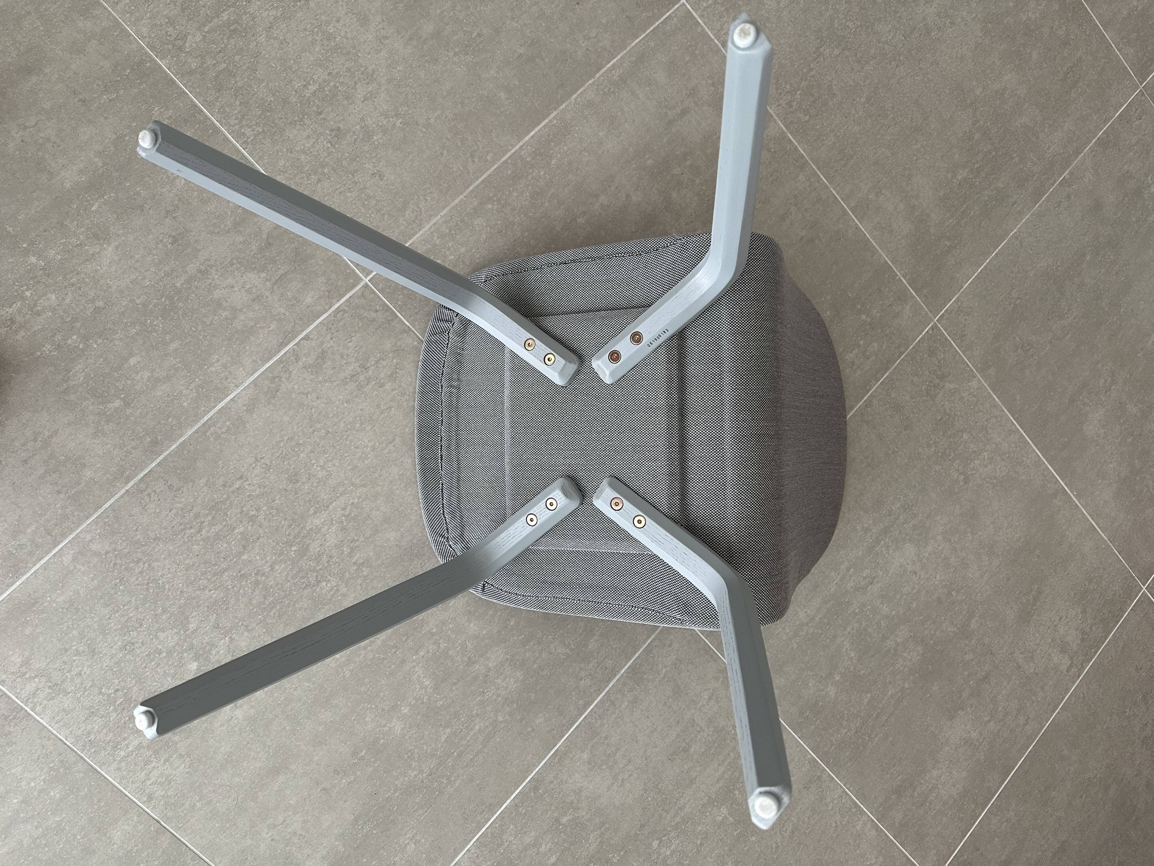 Muuto visu chair Wood base gray