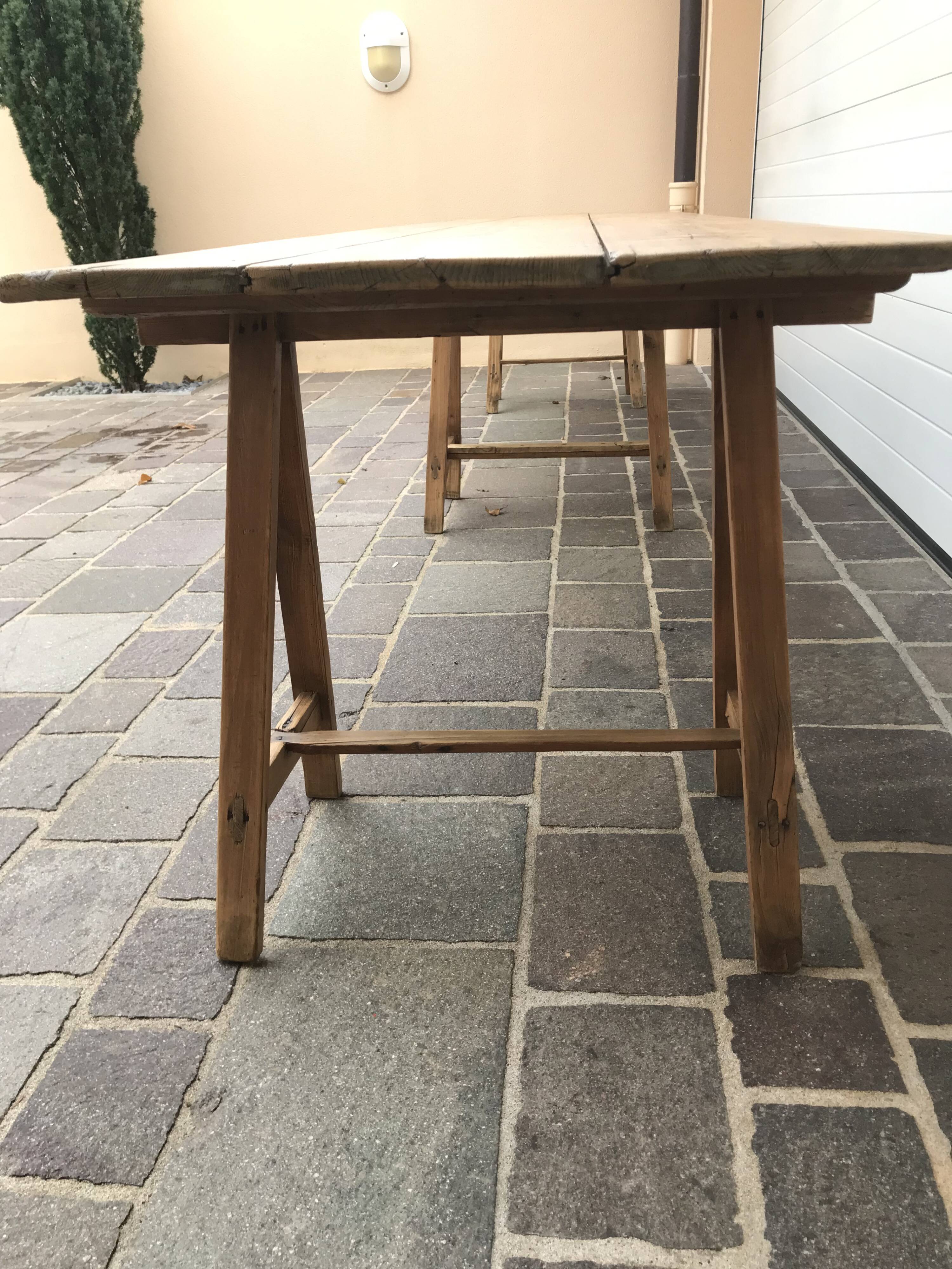 Winegrower's farm table