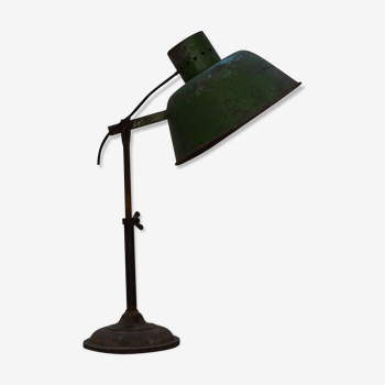 Green industrial lamp