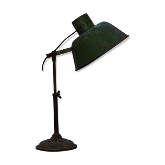 Green industrial lamp