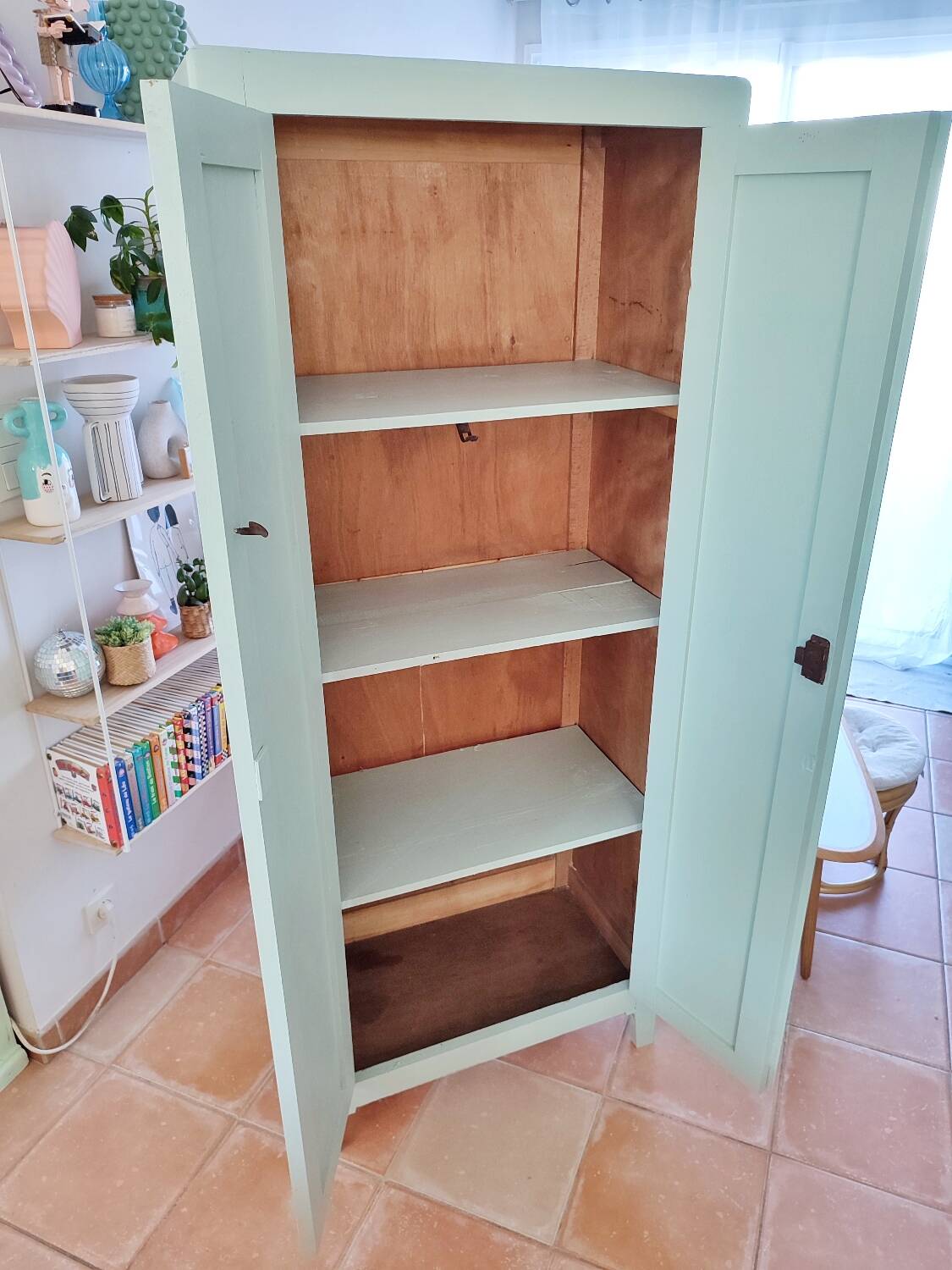 Armoire parisienne vintage, placard de rangement