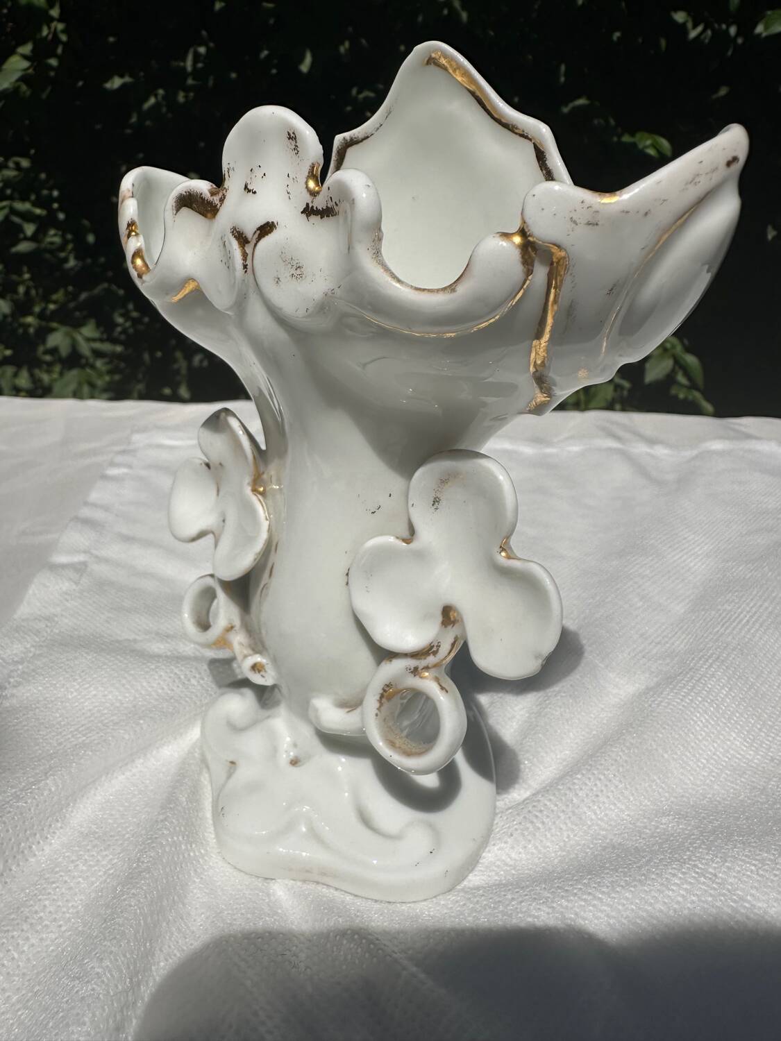 Small White and Gold Porcelain Wedding Vase decorated with Clovers H 16 cm