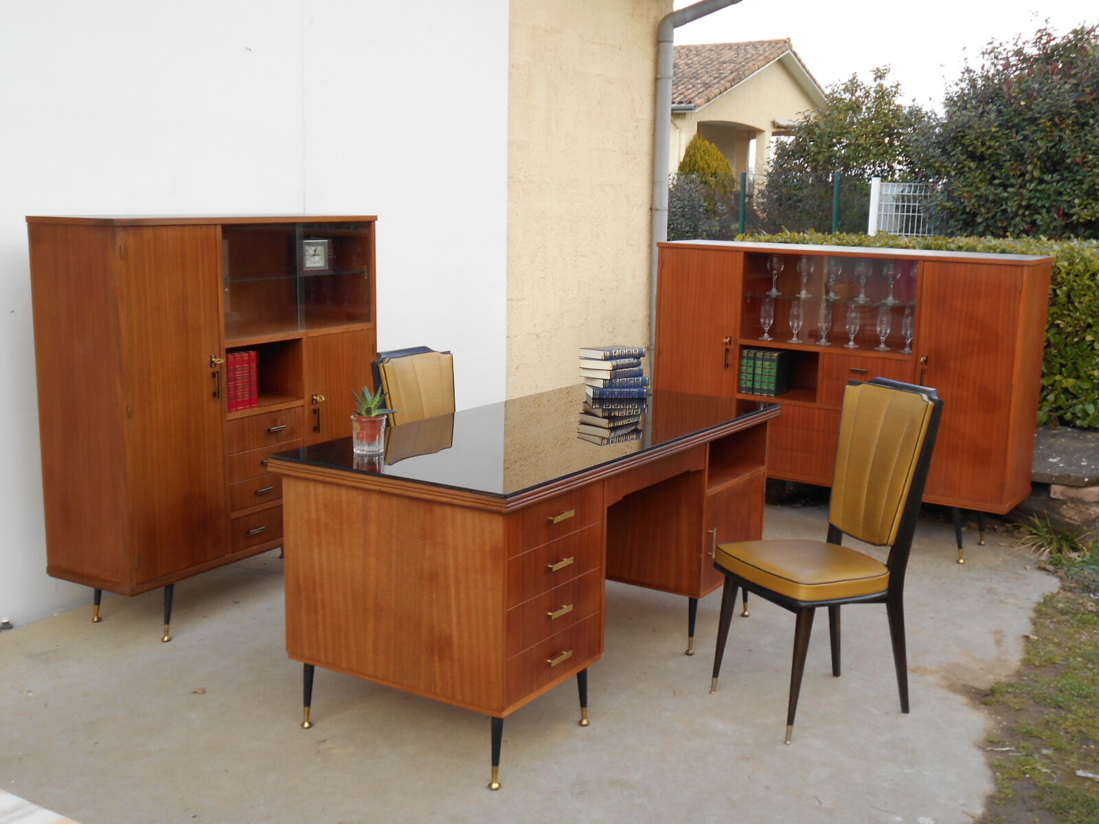 Office furniture in teak veneer, from the 60's