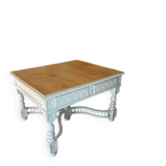 table bureau relookée style campagne chic en chêne massif