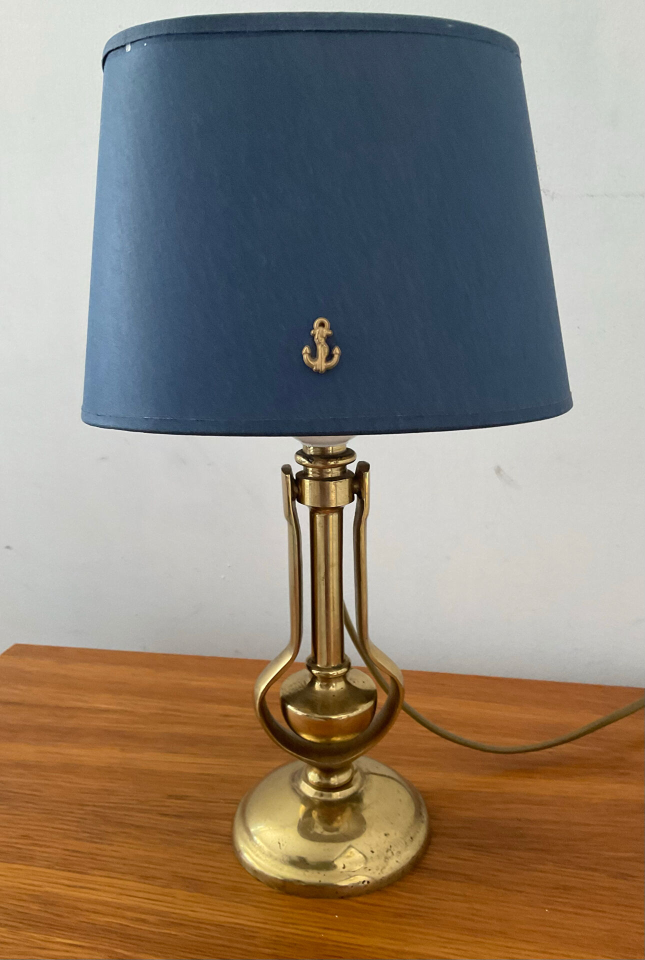 Ancienne lampe de bateau en bronze