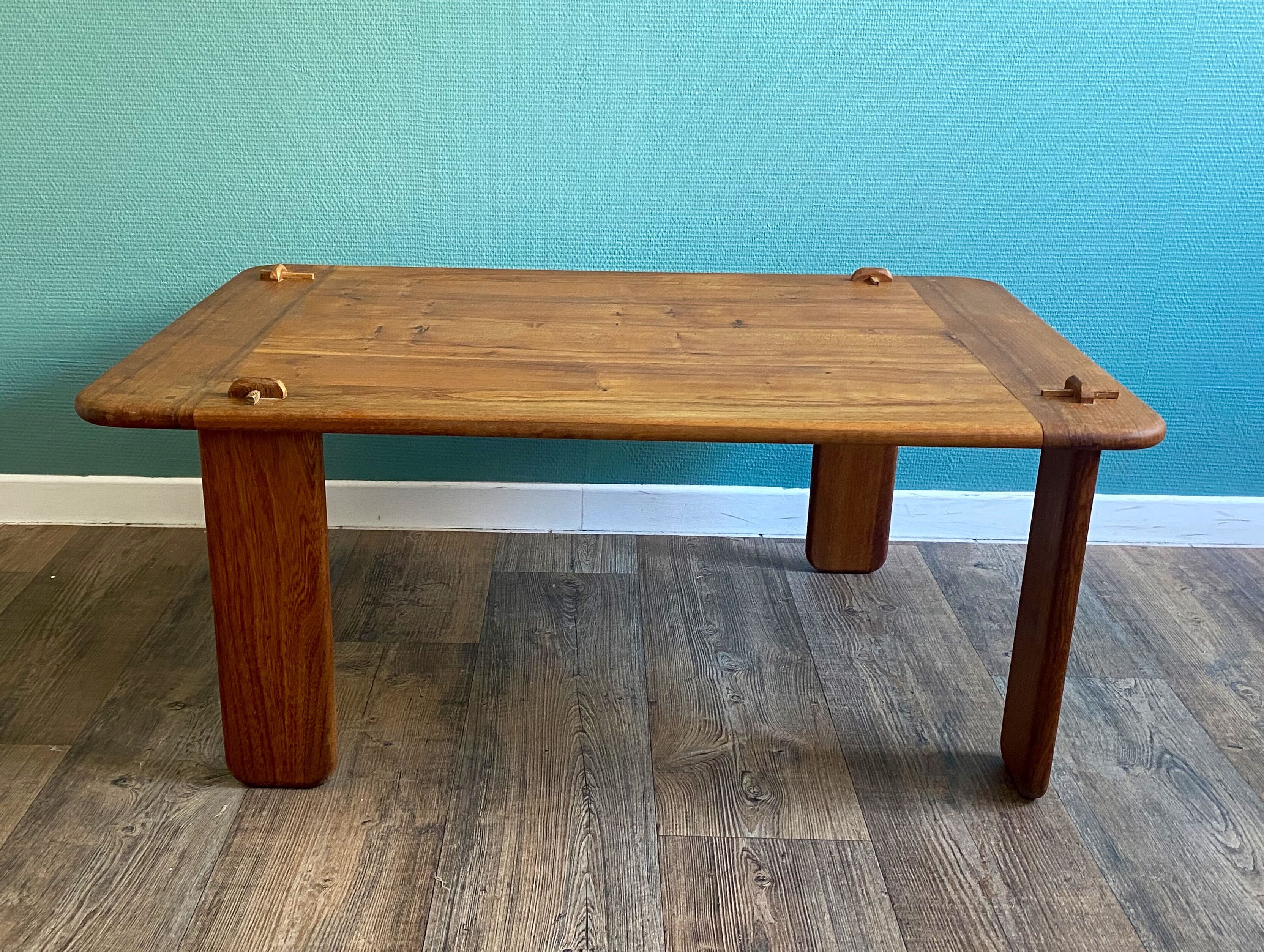 Coffee table in blond wood signed Alain Gaubert (20th century)