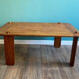 Table basse en bois blond signée Alain Gaubert (XXe siècle )