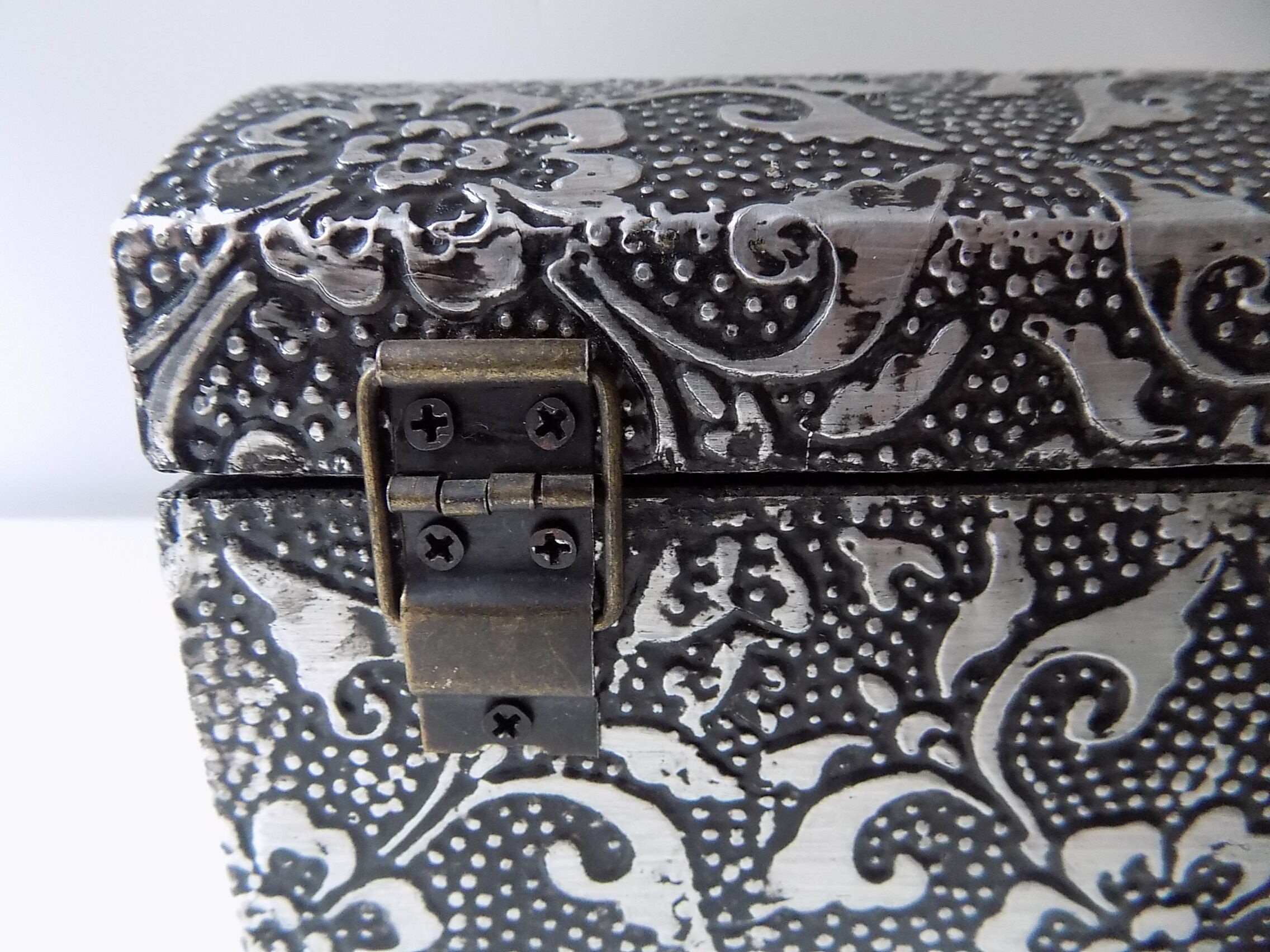 Silver metal jewelry box