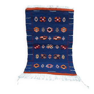 Moroccan Berber rug handwoven: small wool kilim