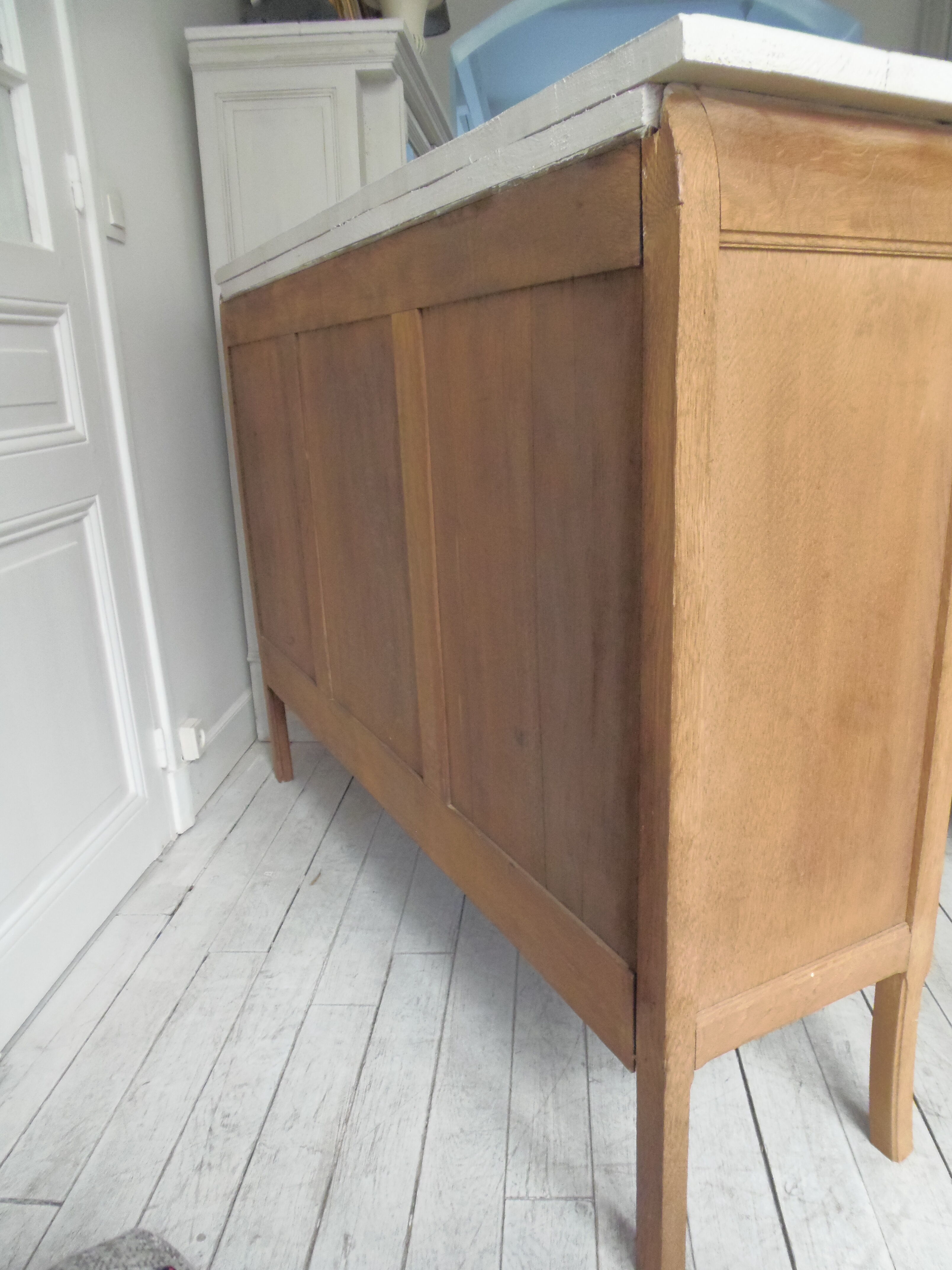 Buffet, art deco serving in oak, pearl gray patinated pine top