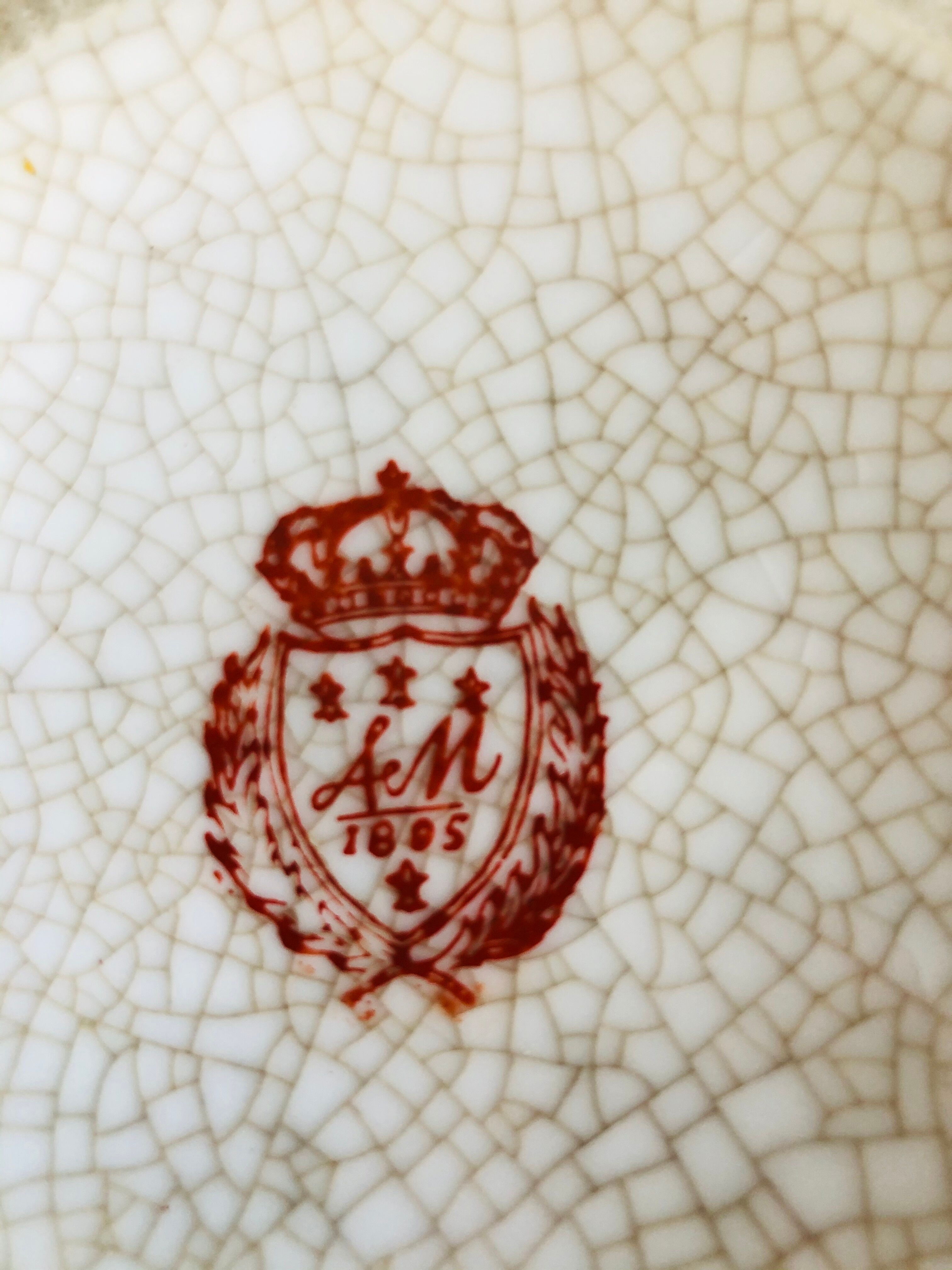 Vase in cracked earthenware