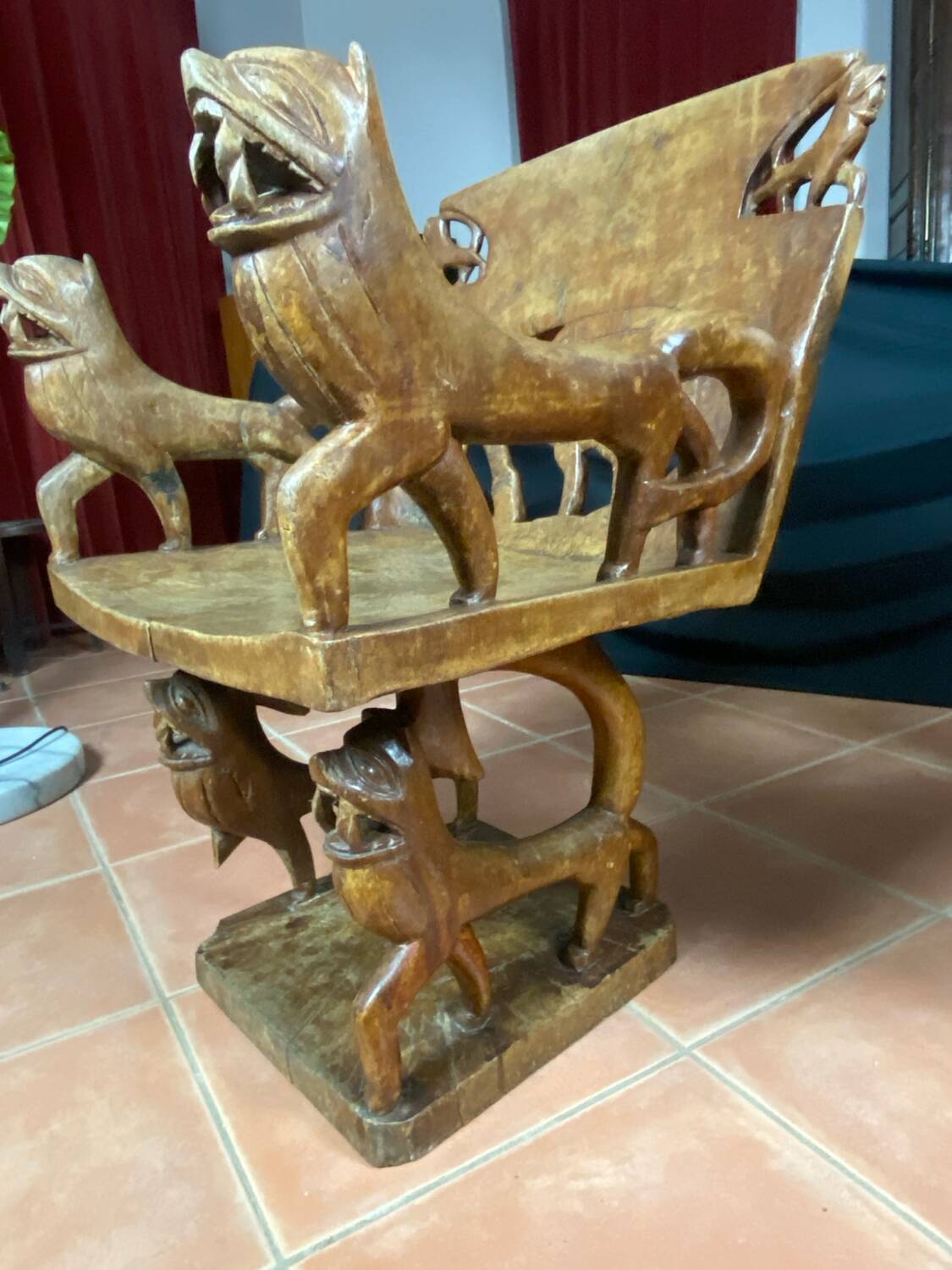 African tribal ensemble of 4 pieces of furniture for dignitaries of the Kingdom of Dahomey, Benin.