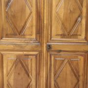 Armoire à Secret Du 17ème Siècle En Noyer