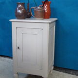 Buffet 19th to one door