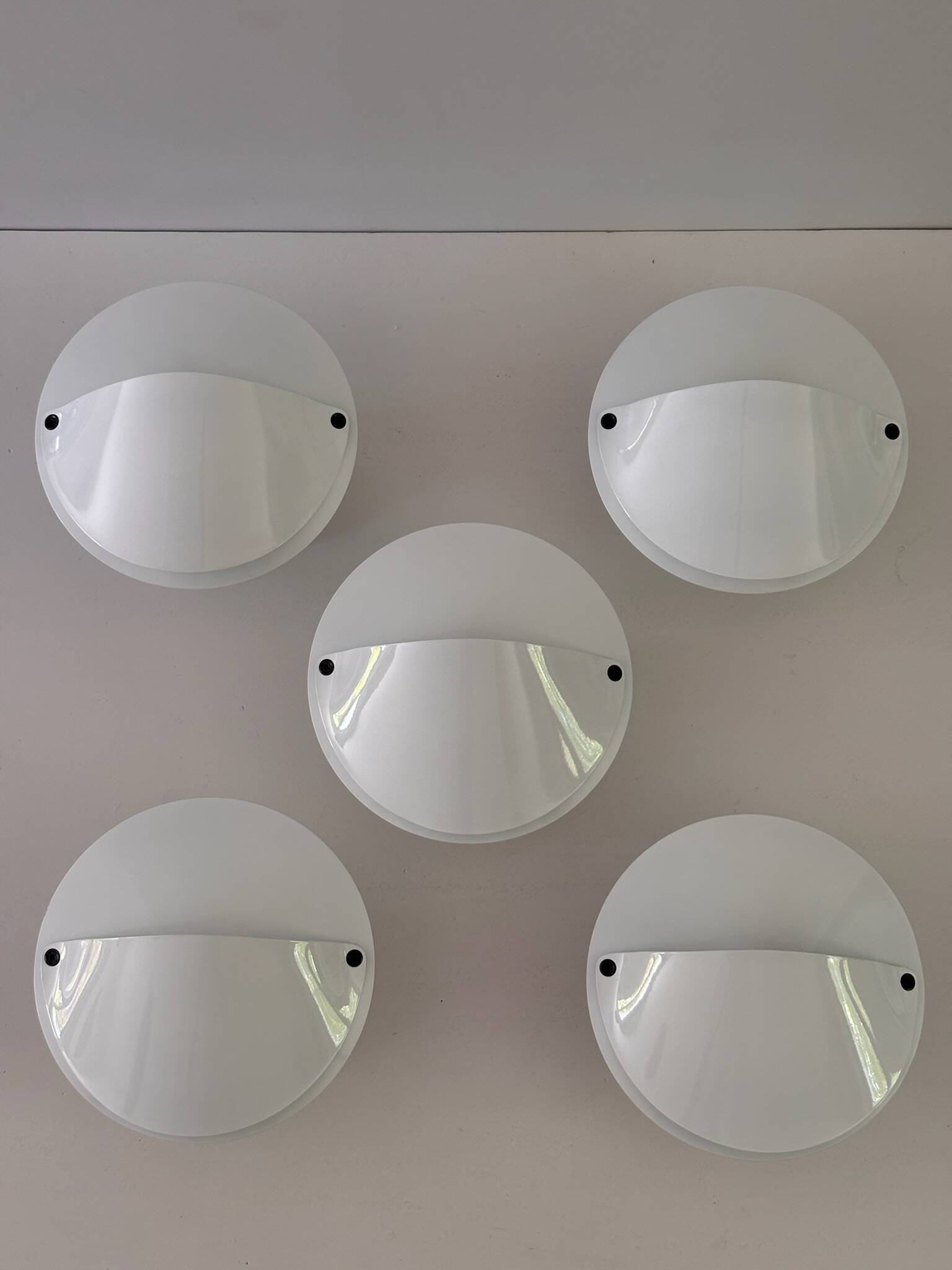 Giovi wall light by Achille Castiglioni for Flos 1982 Lacquered White Metal Design