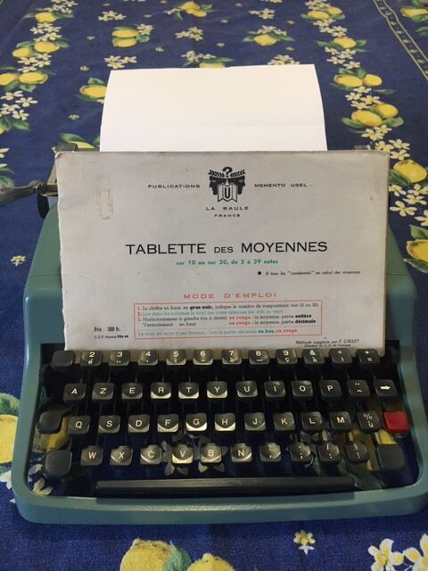 Olivetti typewriter, model Lettera 32