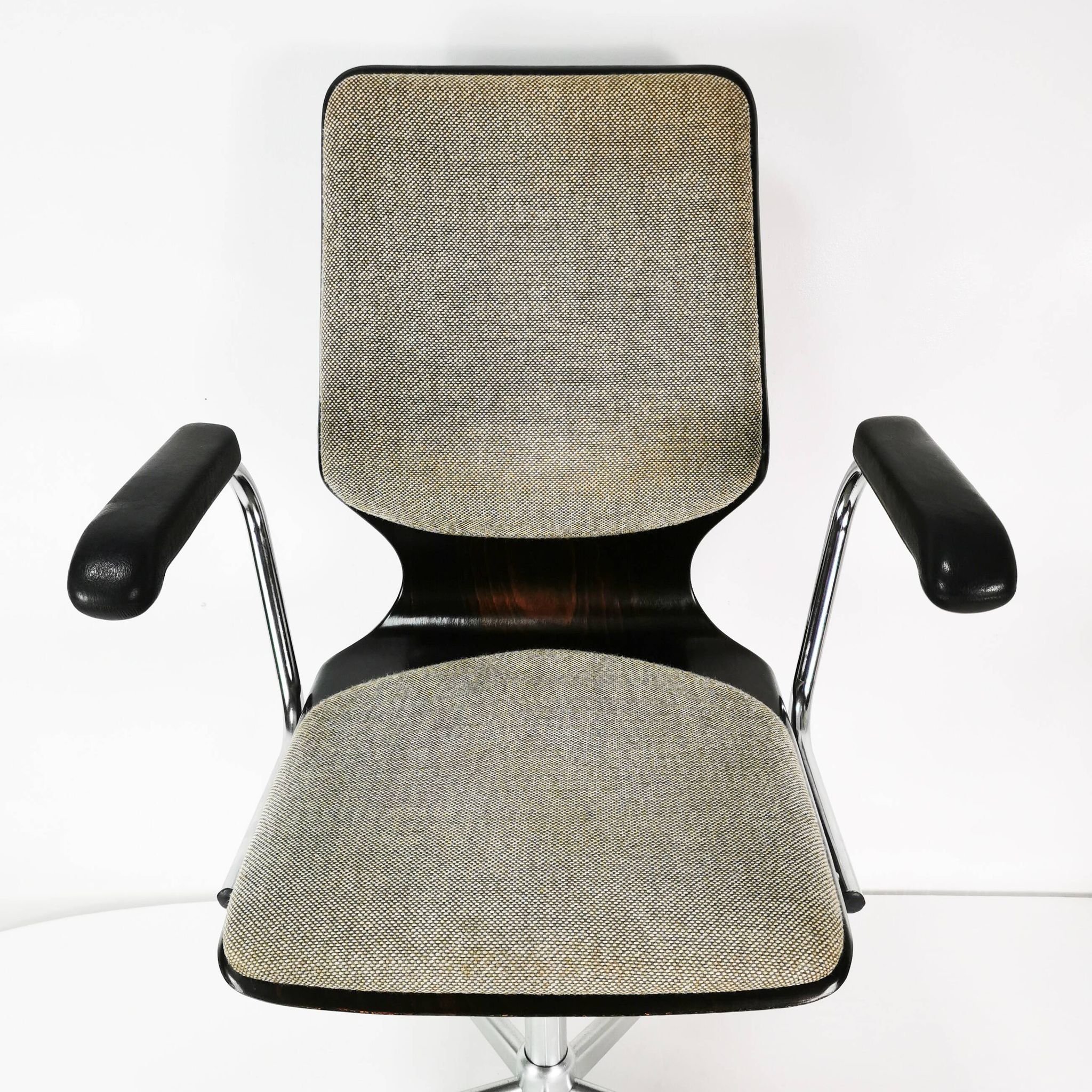 Modernist office chair, Bund-Pagholz, Germany, 1970s.