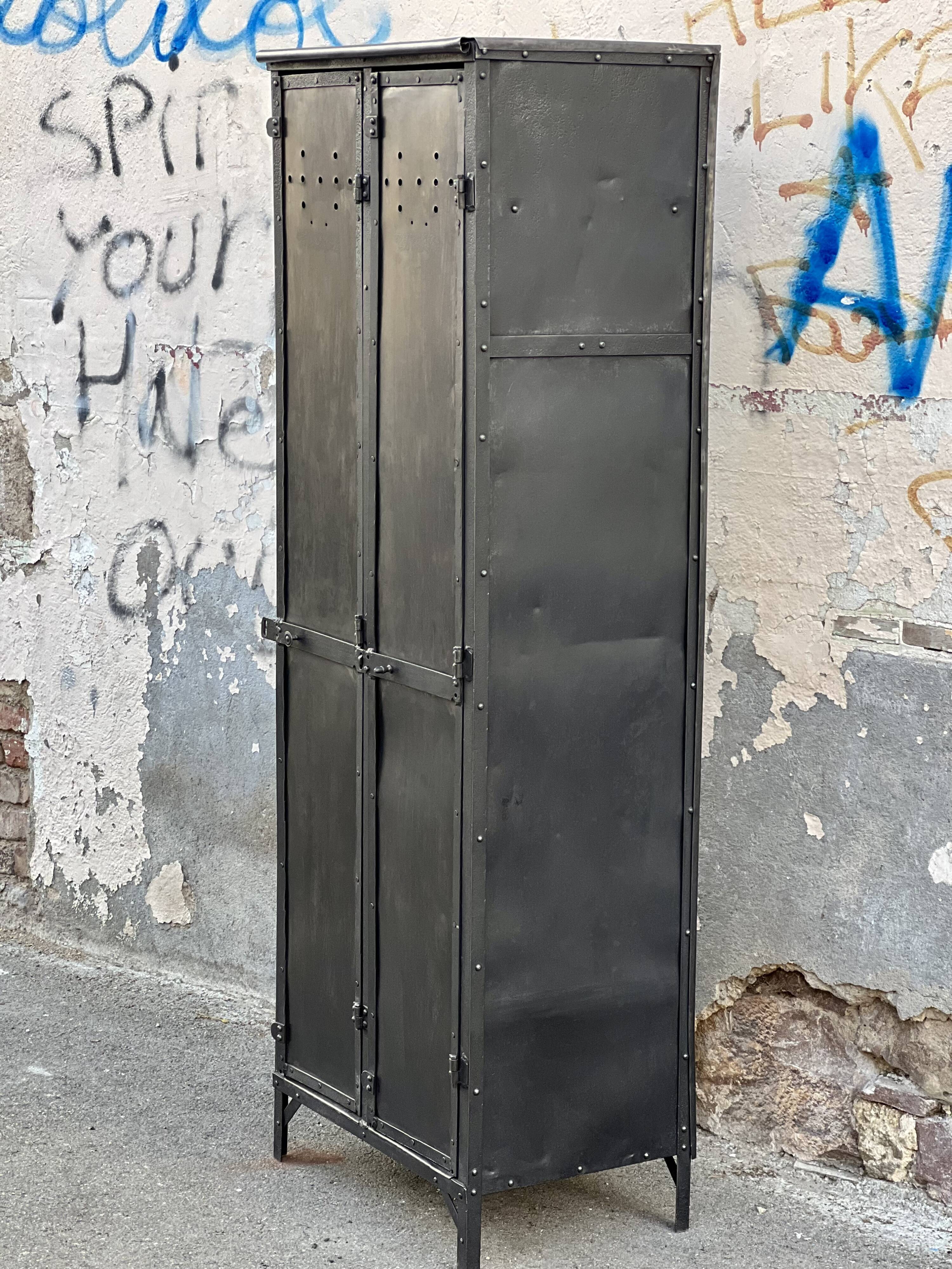 Vestiaire riveté gantois vers 1930/40