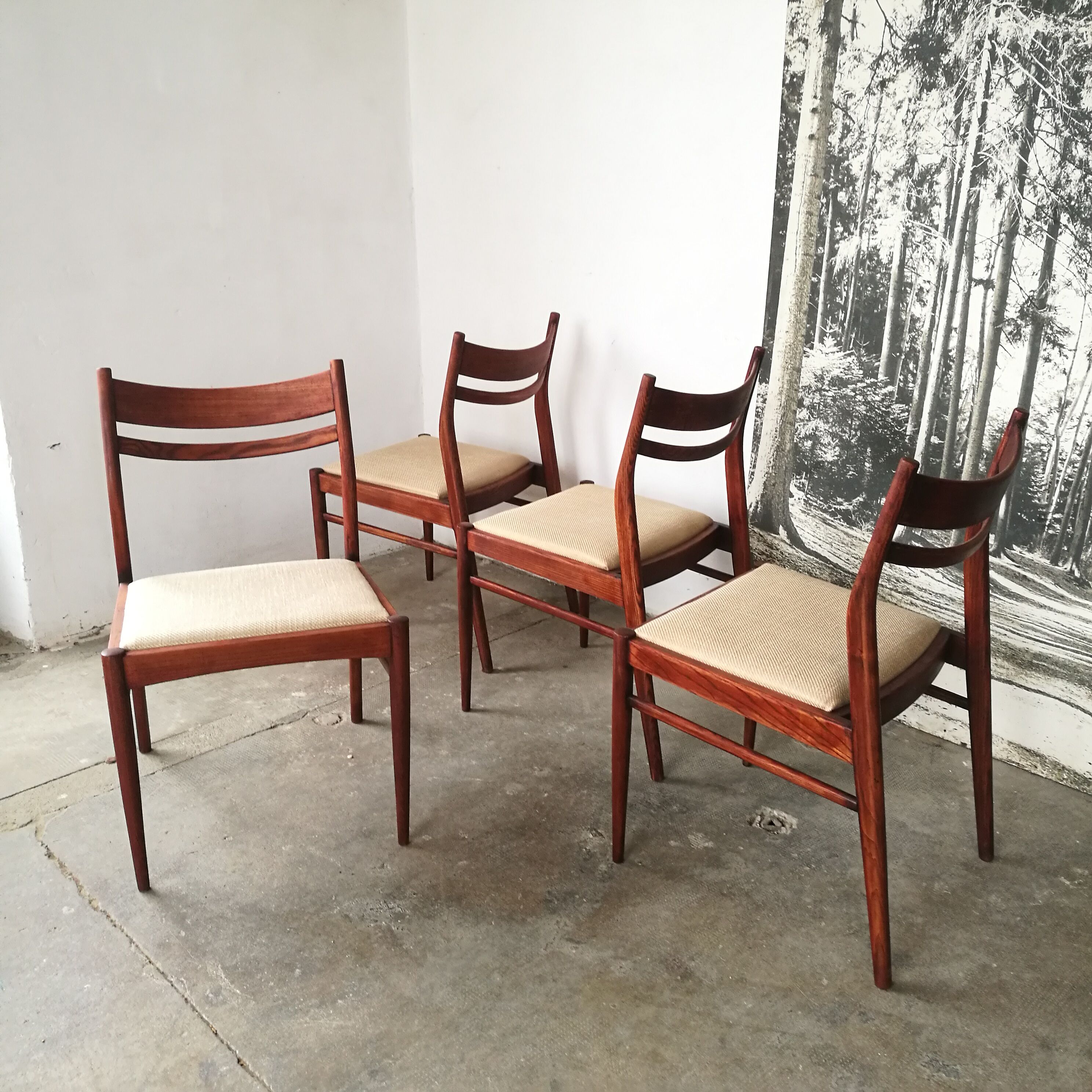 Set of 4 Scandinavian chairs