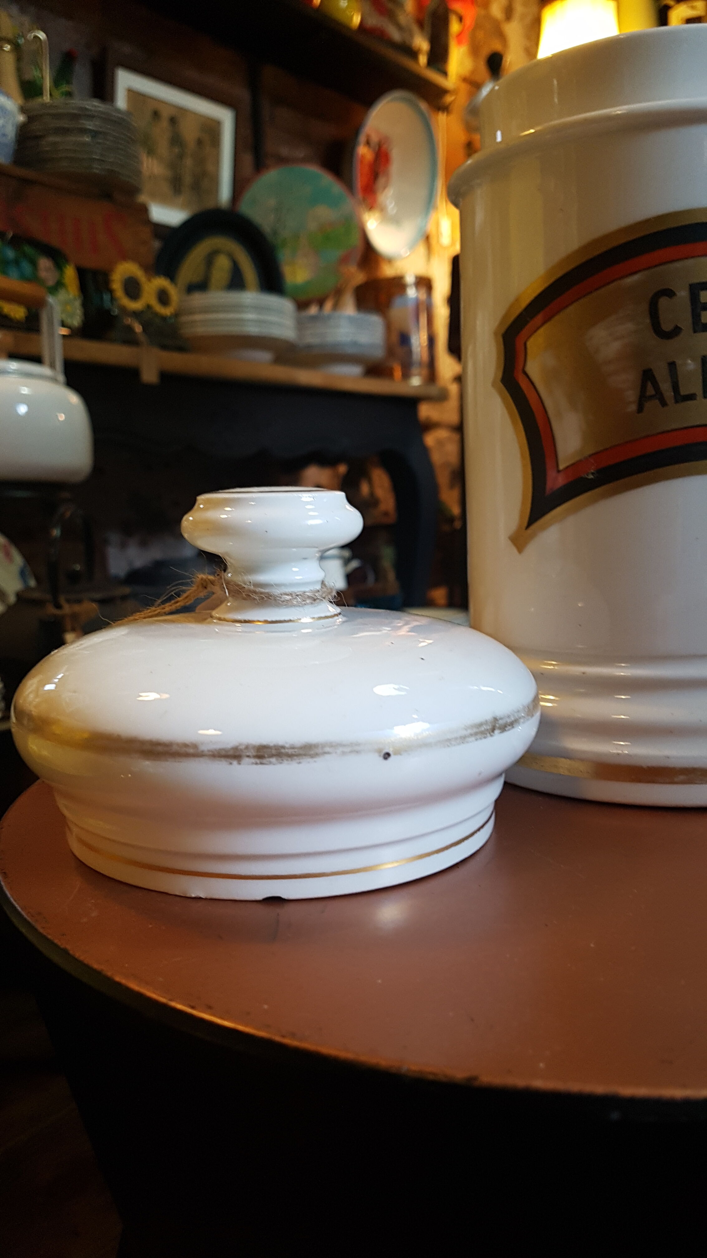 Pots old apothecary lot of 2