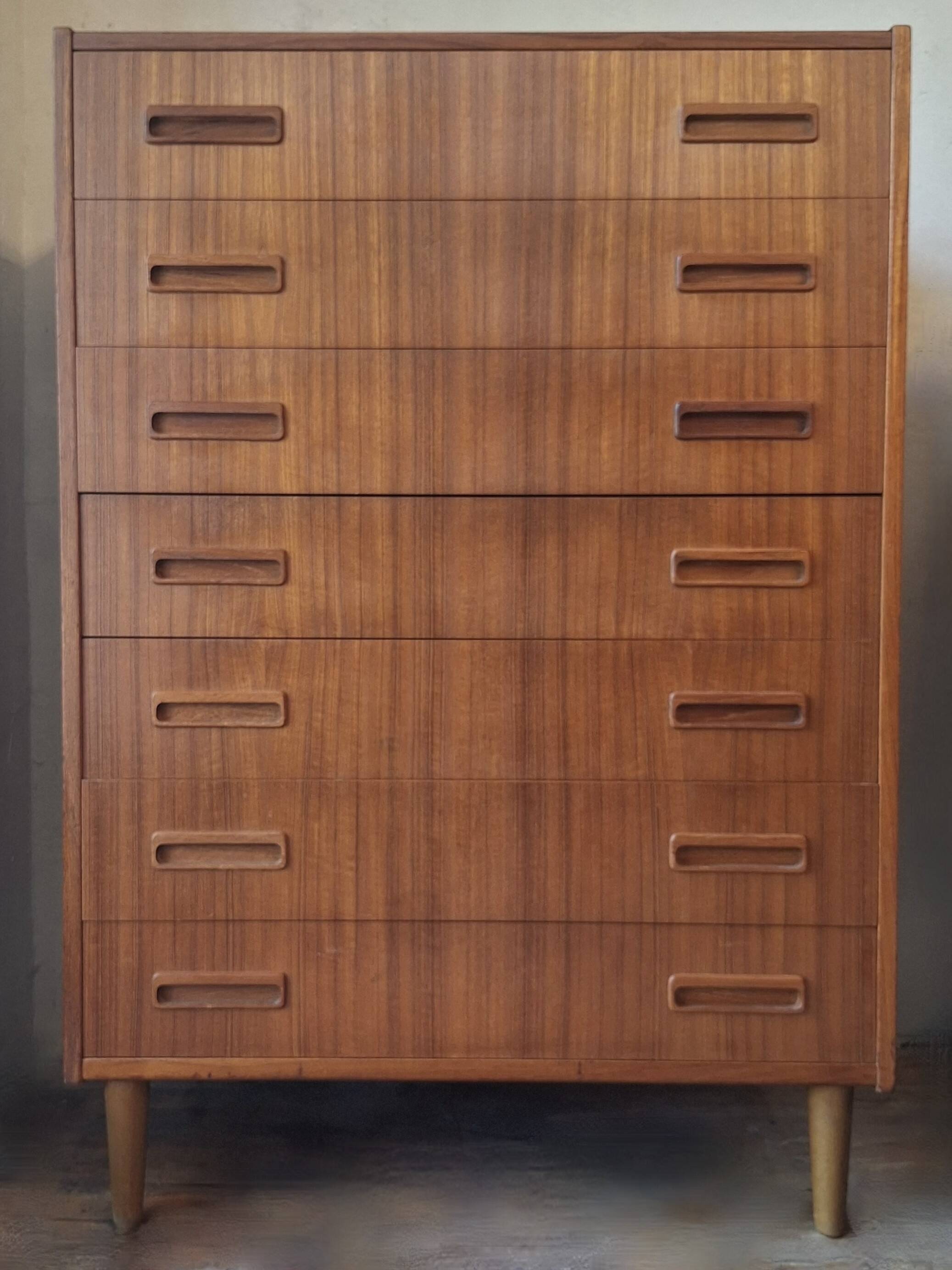 Danish teak chest of 7 drawers by Borge Dam, 1960s