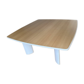 Grande table comptemporaine de 1600x1600