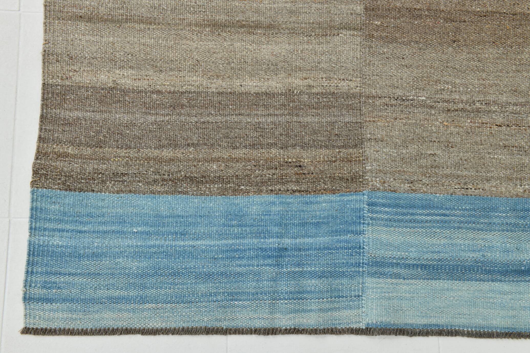 Tapis kilim vintage fait main beige et bleu, style scandinave naturel