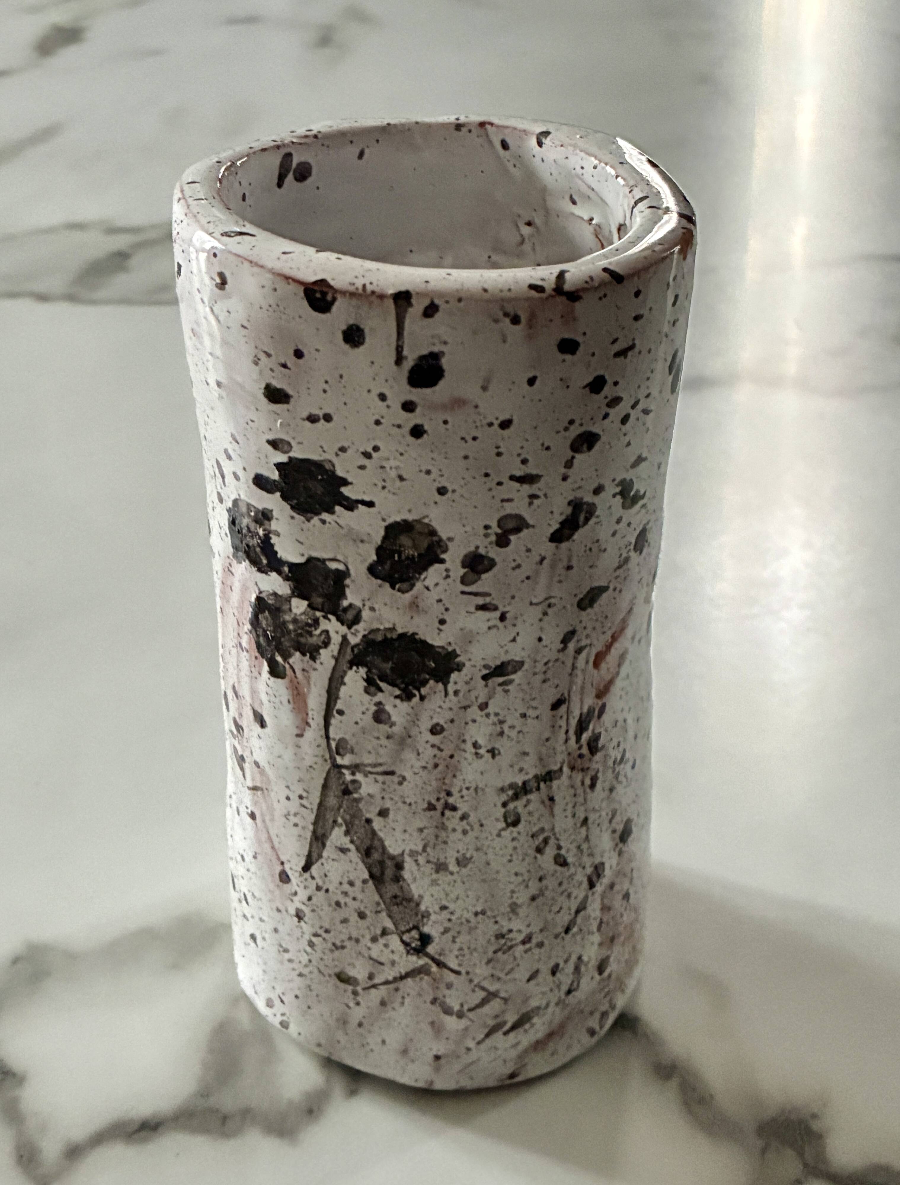 Vase cylindre terre cuite tachetée