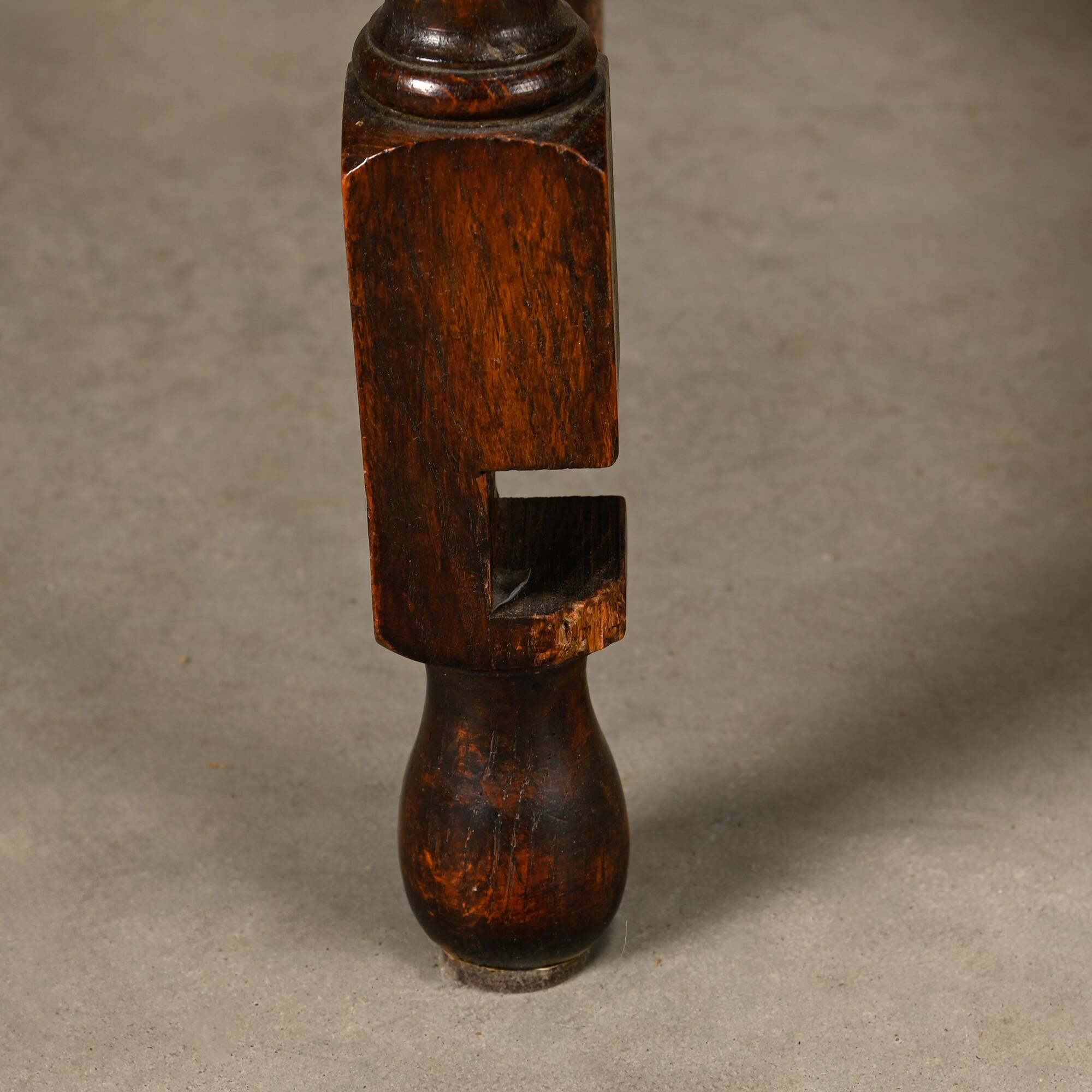 Antique English oval Gateleg Table in solid Oak, Late 19th Century