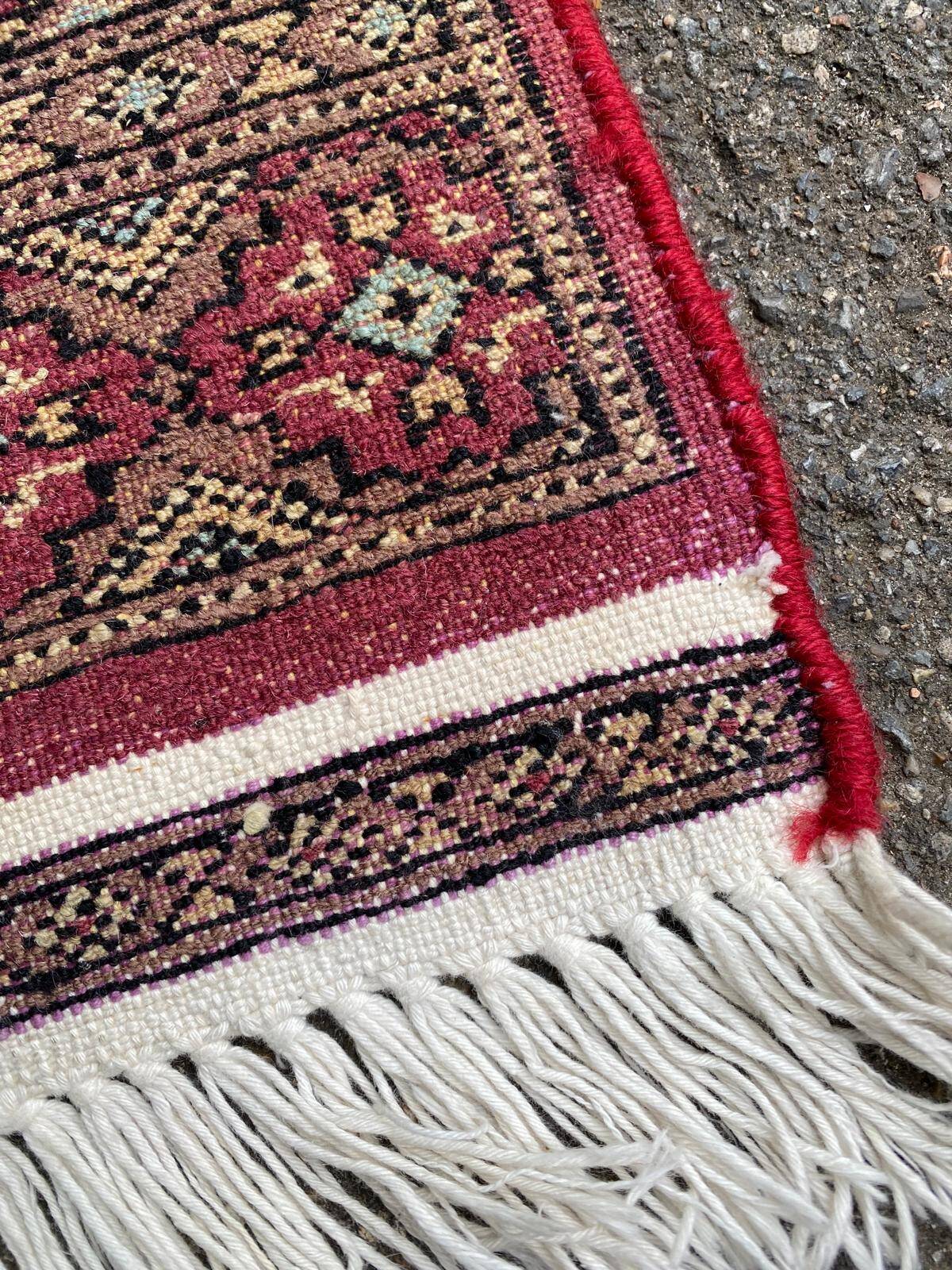 Hand-knotted Persian rug in burgundy grey 120x180.