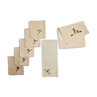 Pocket with 6 embroidered napkins
