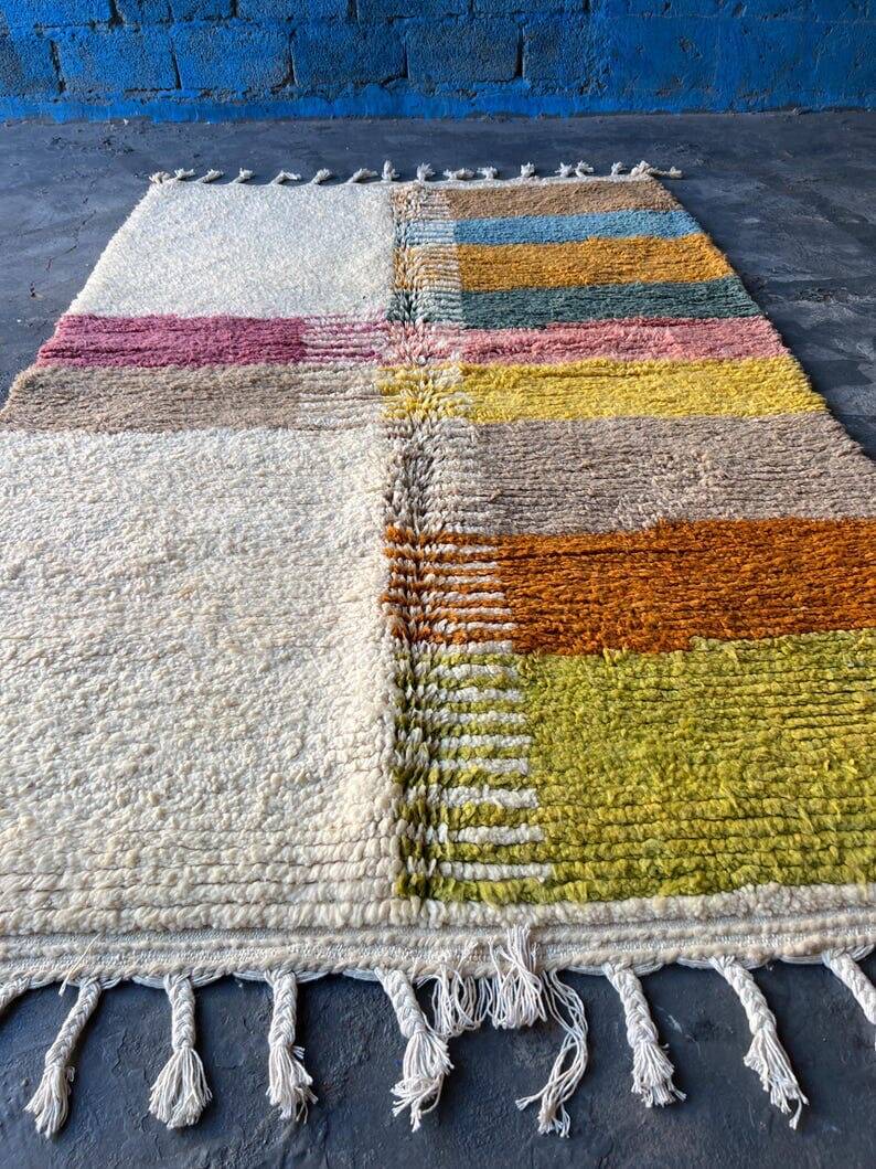 Handmade natural wool rug, size 100 x 200 cm