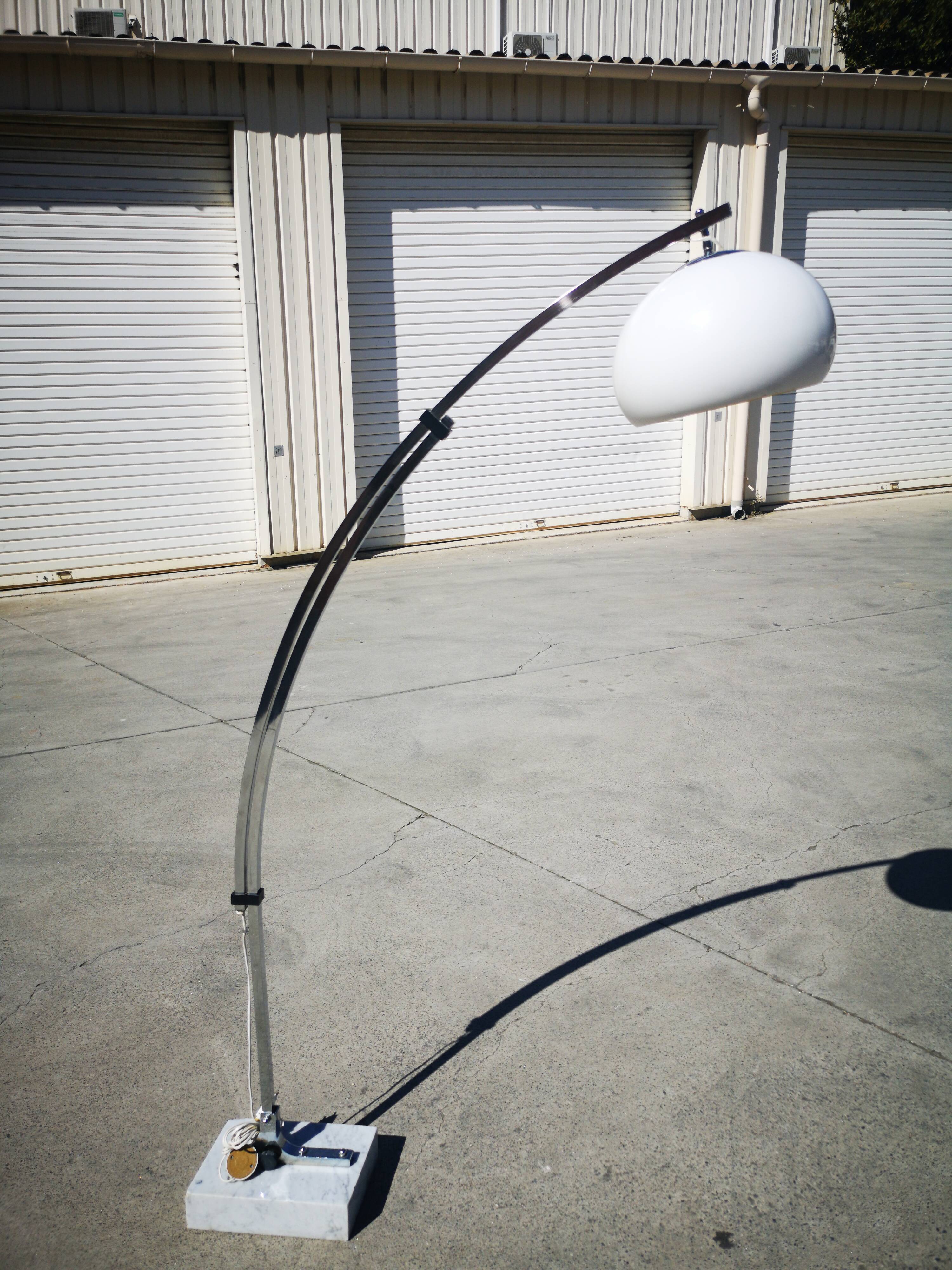 Seventies arc lamppost