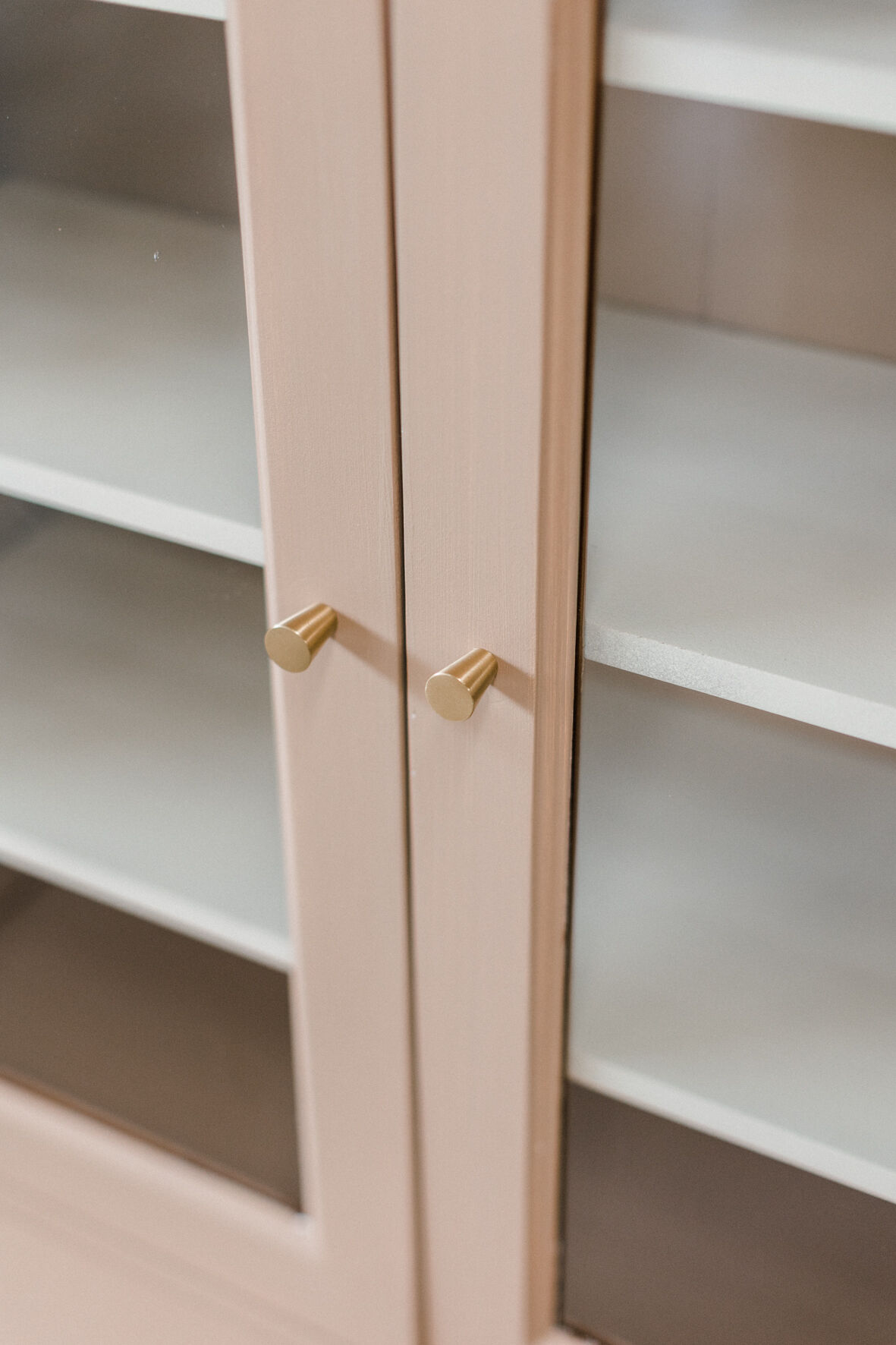 Furniture type Showcase 2 doors / 3 drawers – Hemp "Arum"
