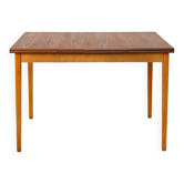 Table scandinave avec planches coulissantes