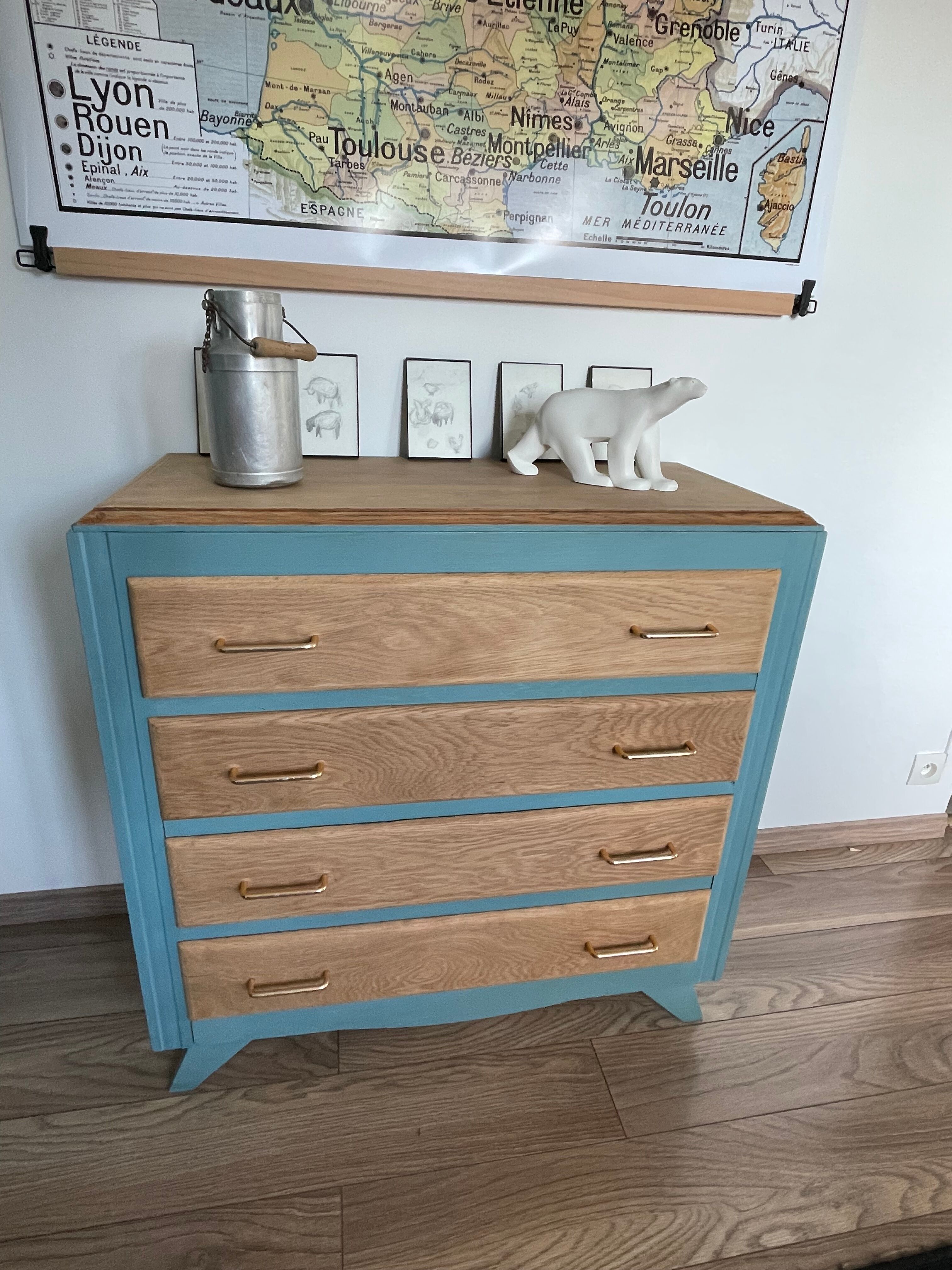 Renovated oak compass foot chest of drawers