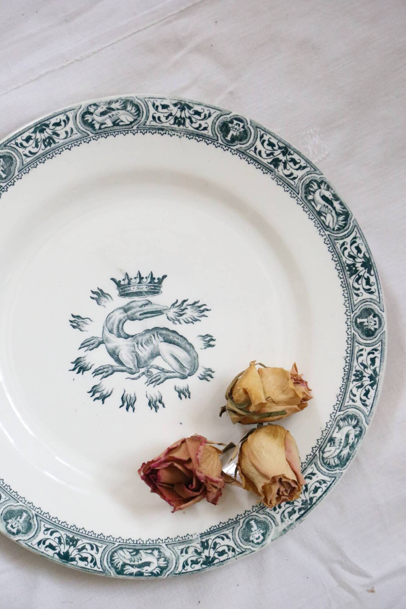 Flat plates 3, Terre de fer, Francis I motif, Salins, France