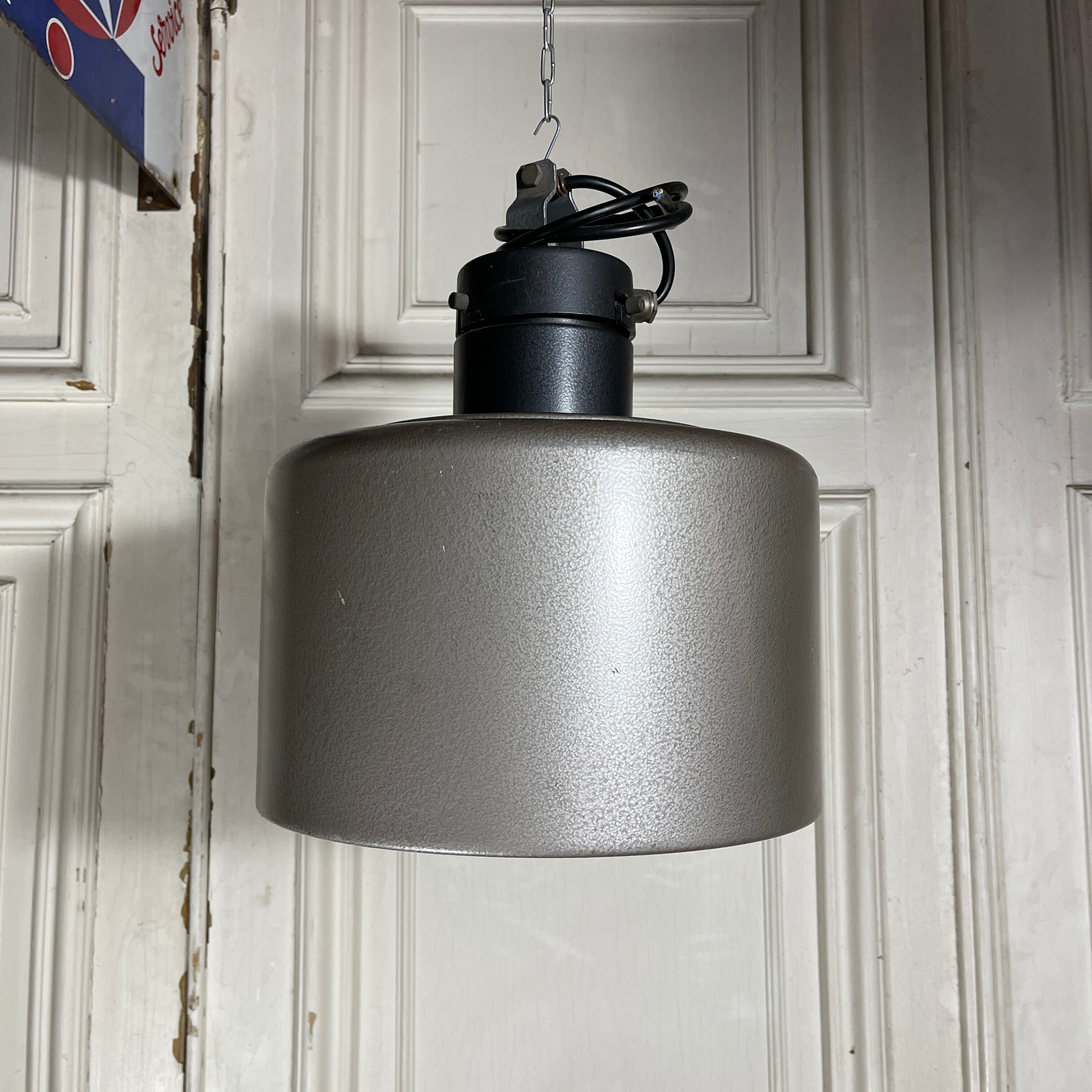 Holophane industrial suspension