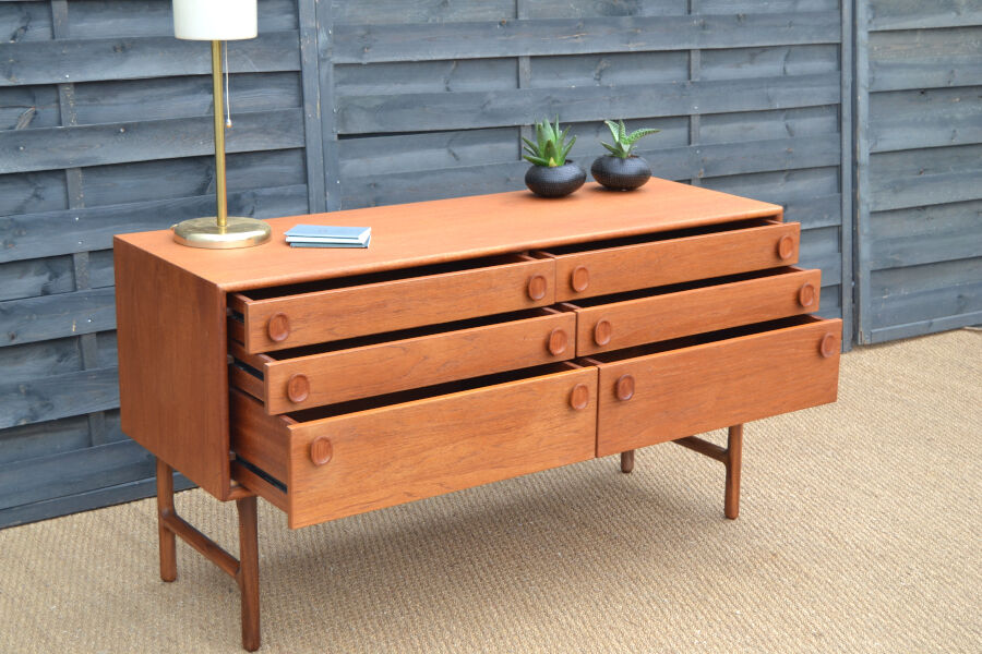 Commode en teck par Meredew * 132 cm