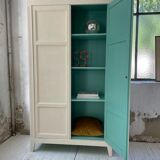 White and green cupboard