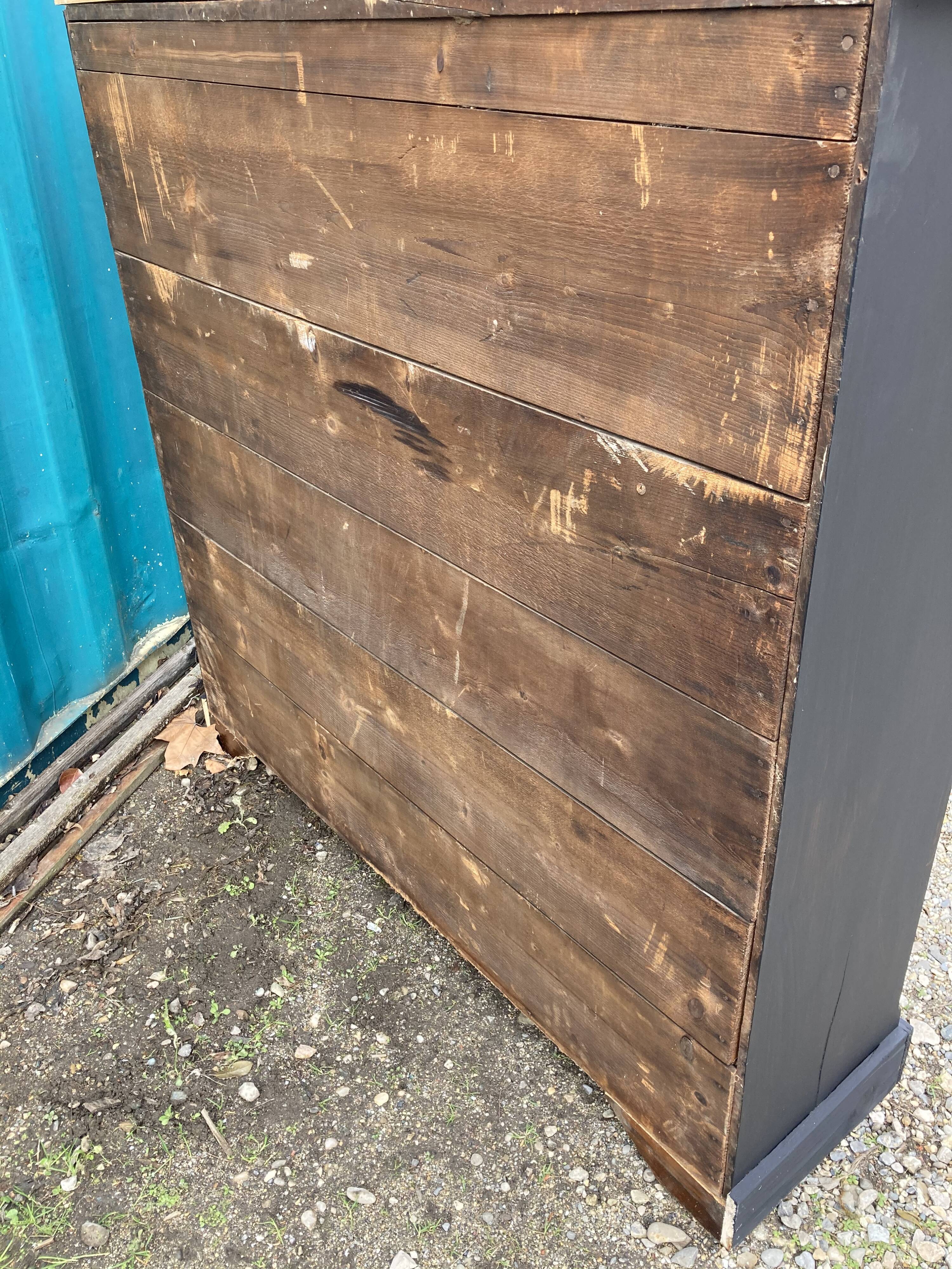 High furniture painted in black natural tray