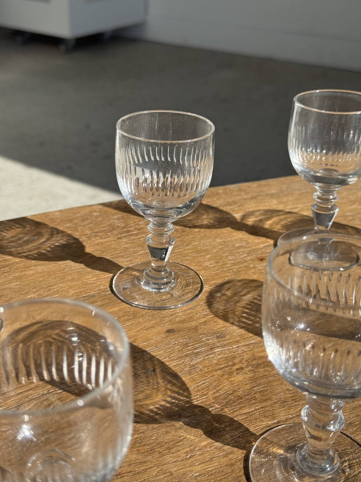Set of 5 mini liqueur glasses on a stem H10 D8