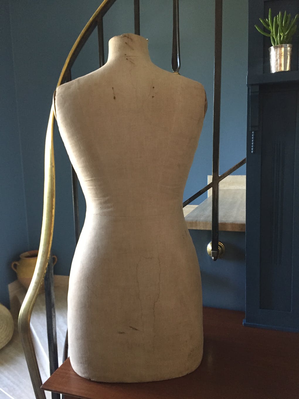 Former bust of vintage couture model Girard of the 50s