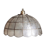 Mother-of-pearl suspension