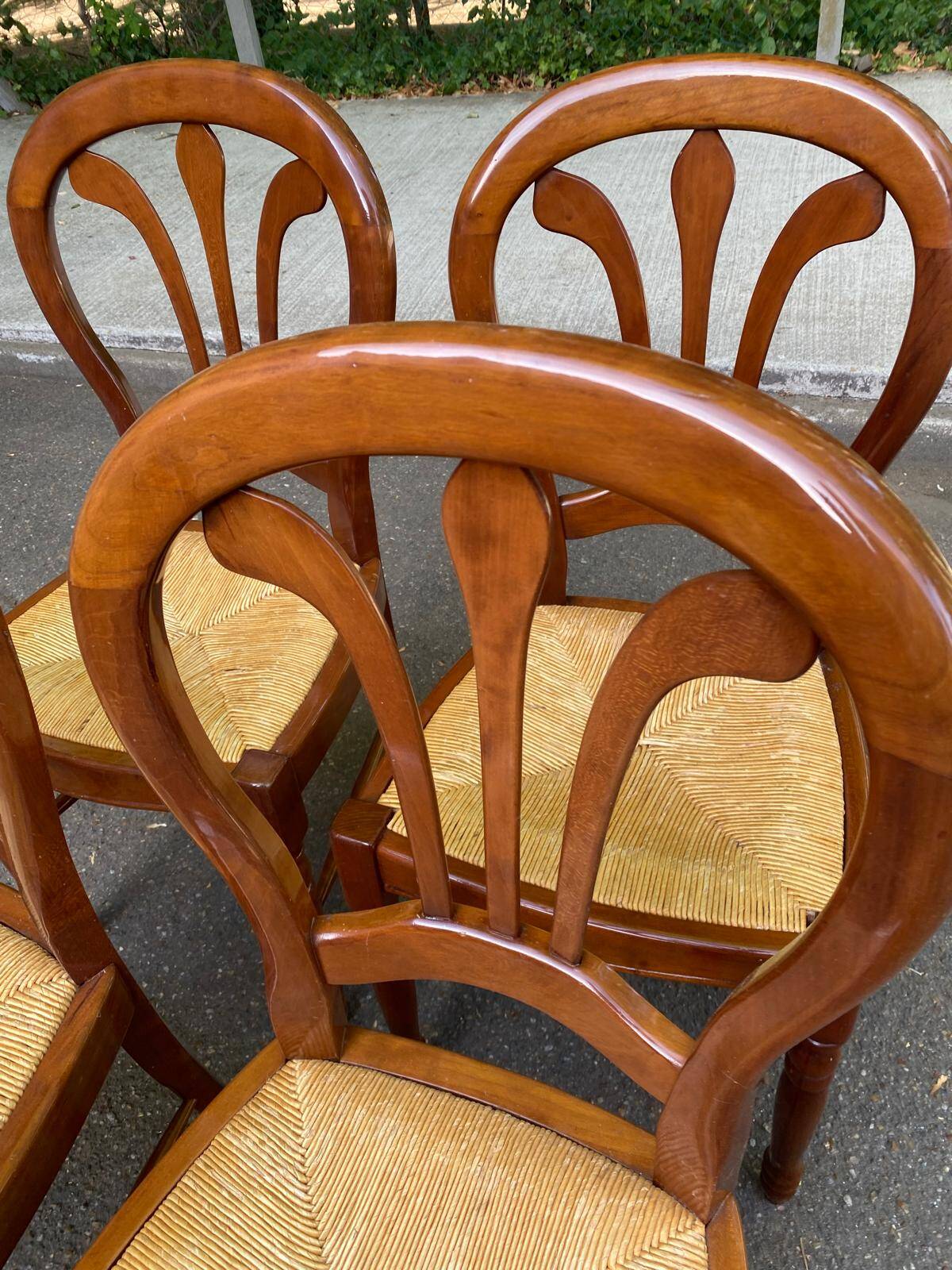 4 country-style medallion chairs in solid cherry with rush seats from the 1990s.
