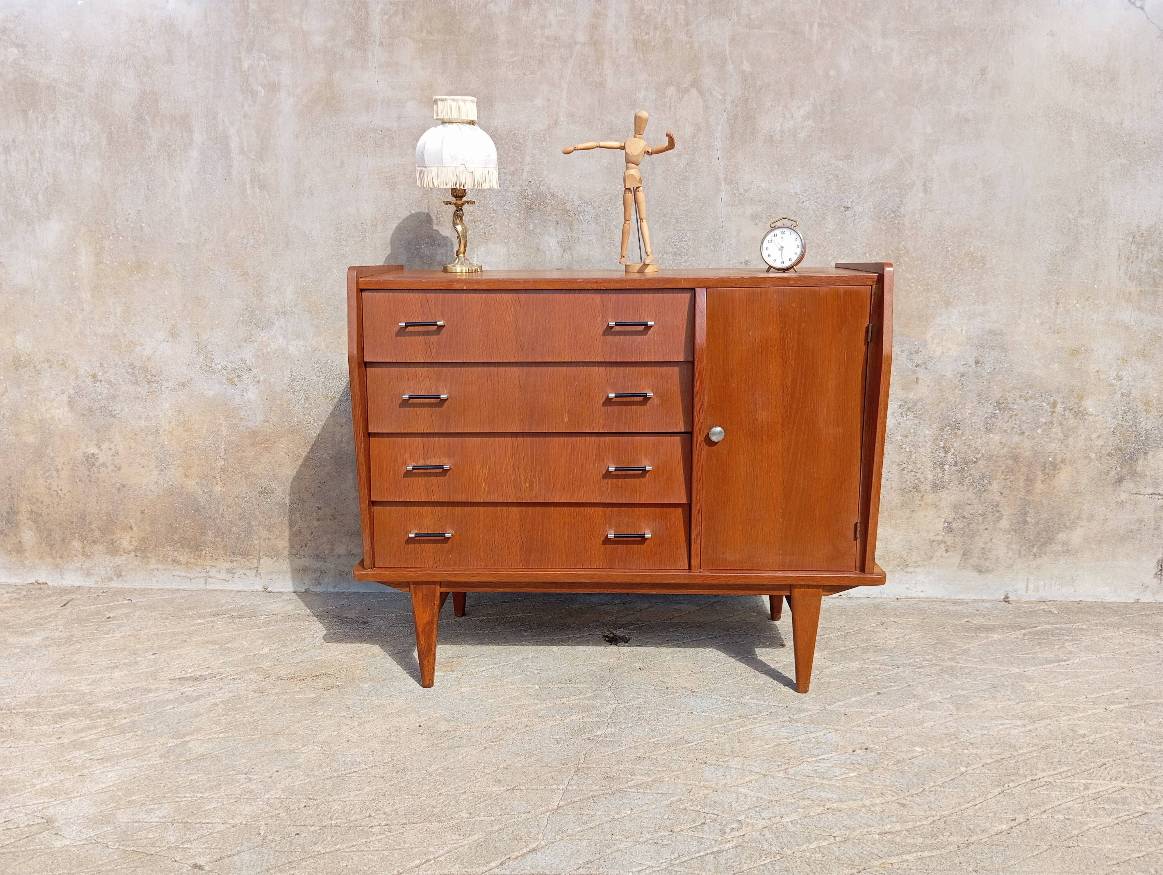 Commode scandinave