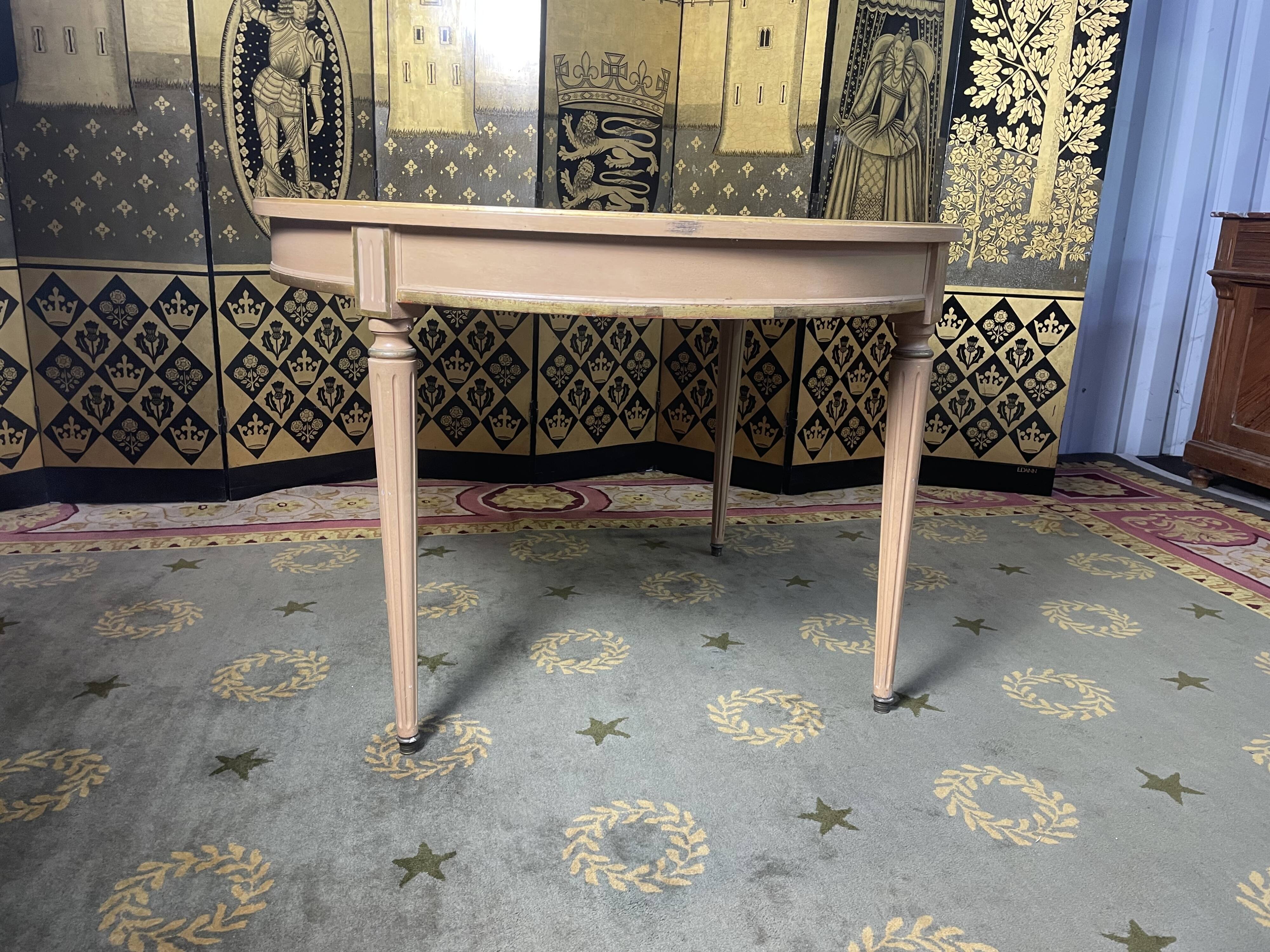 Louis XVI style round dining table