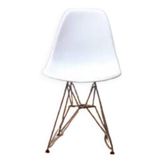 DSR chair by Charles & Ray Eames for Vitra