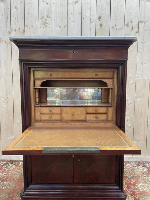 Secrétaire en acajou et placage d'acajou Louis Philippe