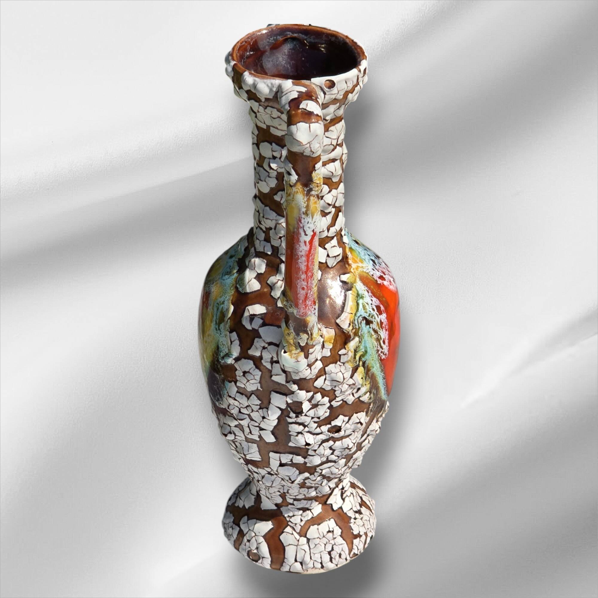 Vase amphore en écume de mer, France